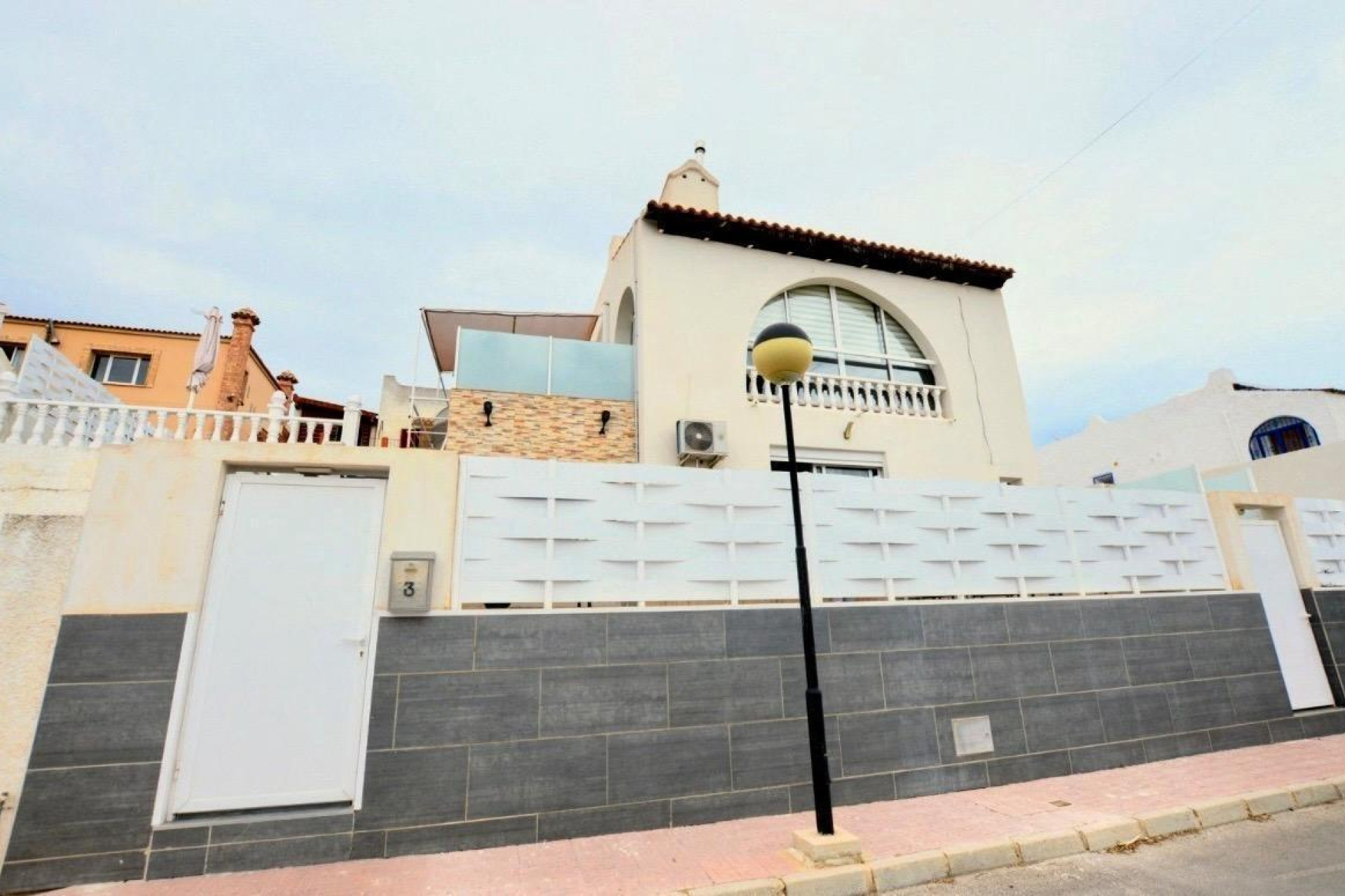 Herverkoop - Villa - San Miguel de Salinas - Urbanizacion blue lagoon