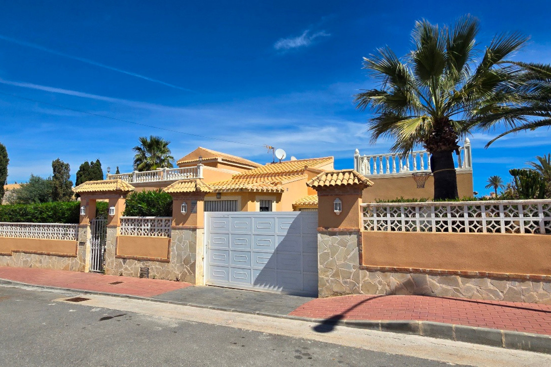 Herverkoop - Villa Te Koop - Torrevieja - El Chaparral