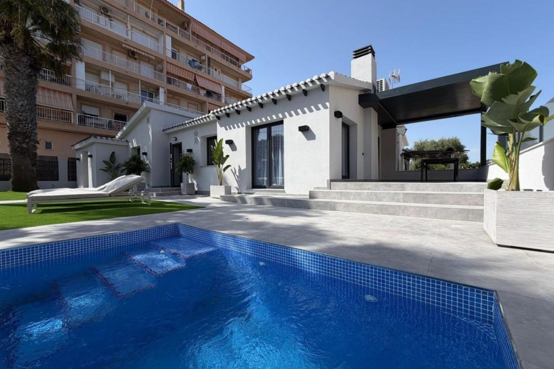 Herverkoop - Villa - Torrevieja - torrevieja