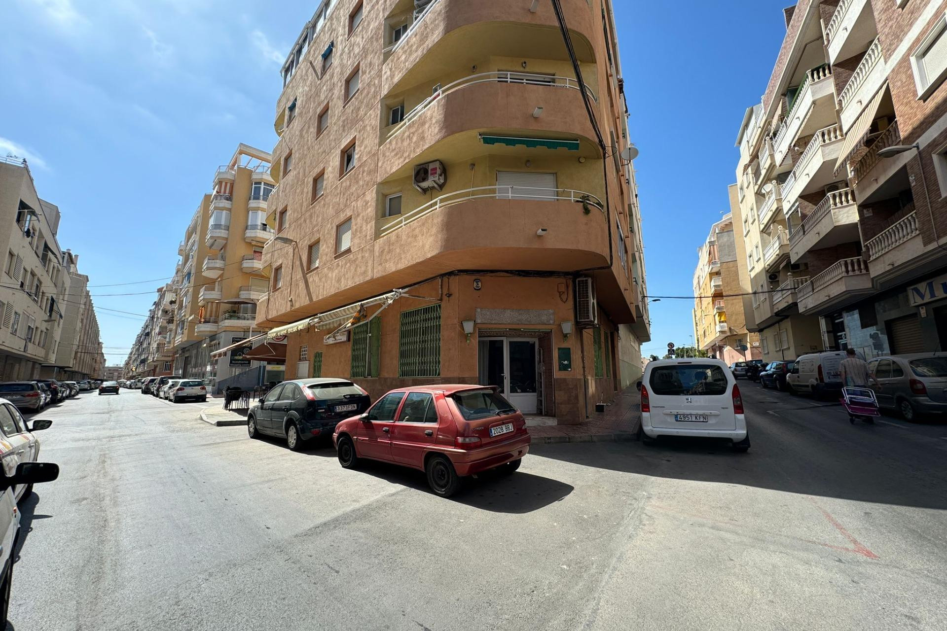 Herverkoop - Winkel Ruimte - Torrevieja - Estacion de autobuses