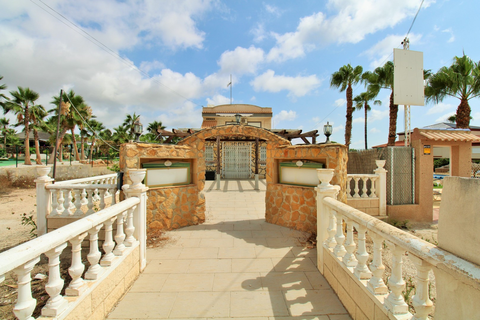 Herverkoop - Winkel Ruimte - Villamartin