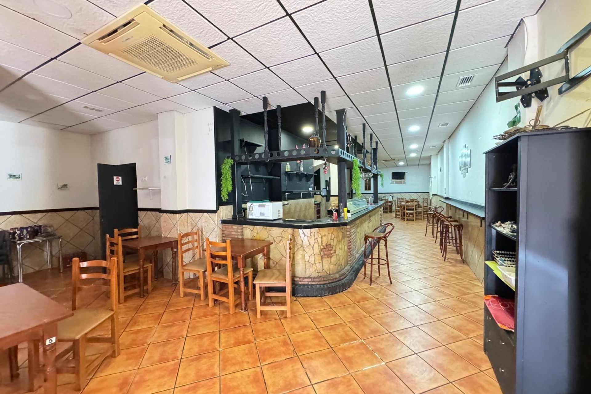 Herverkoop - Winkel - Torrevieja - Estacion de autobuses