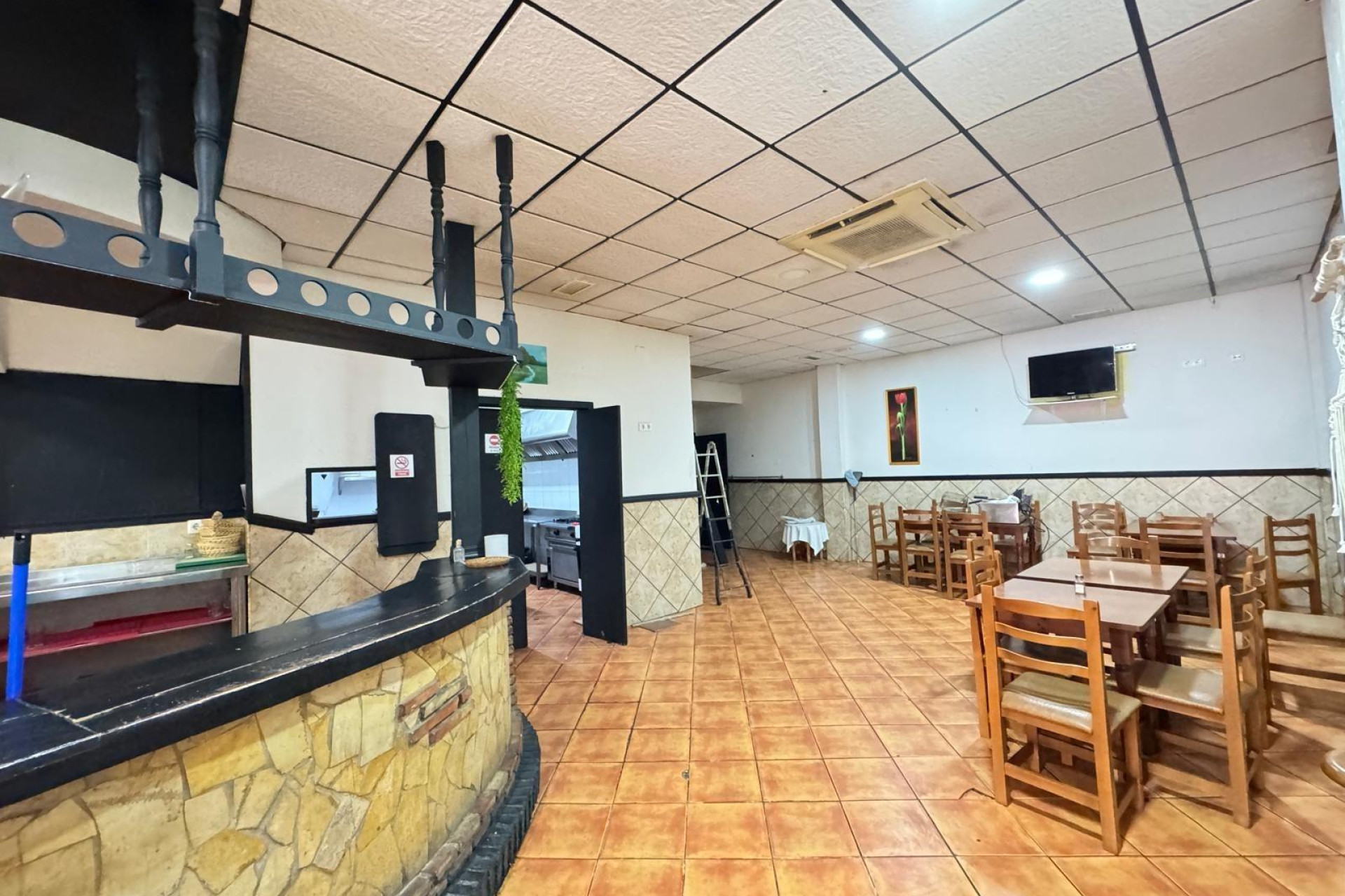 Herverkoop - Winkel - Torrevieja - Estacion de autobuses