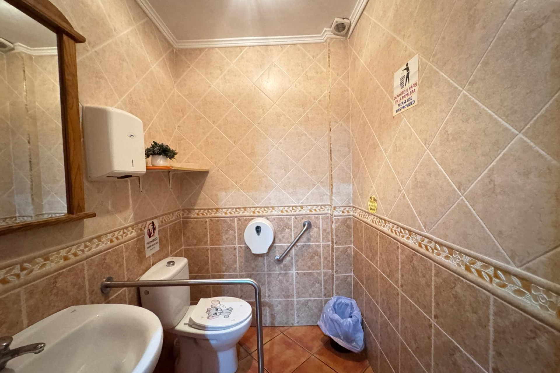 Herverkoop - Winkel - Torrevieja - Estacion de autobuses