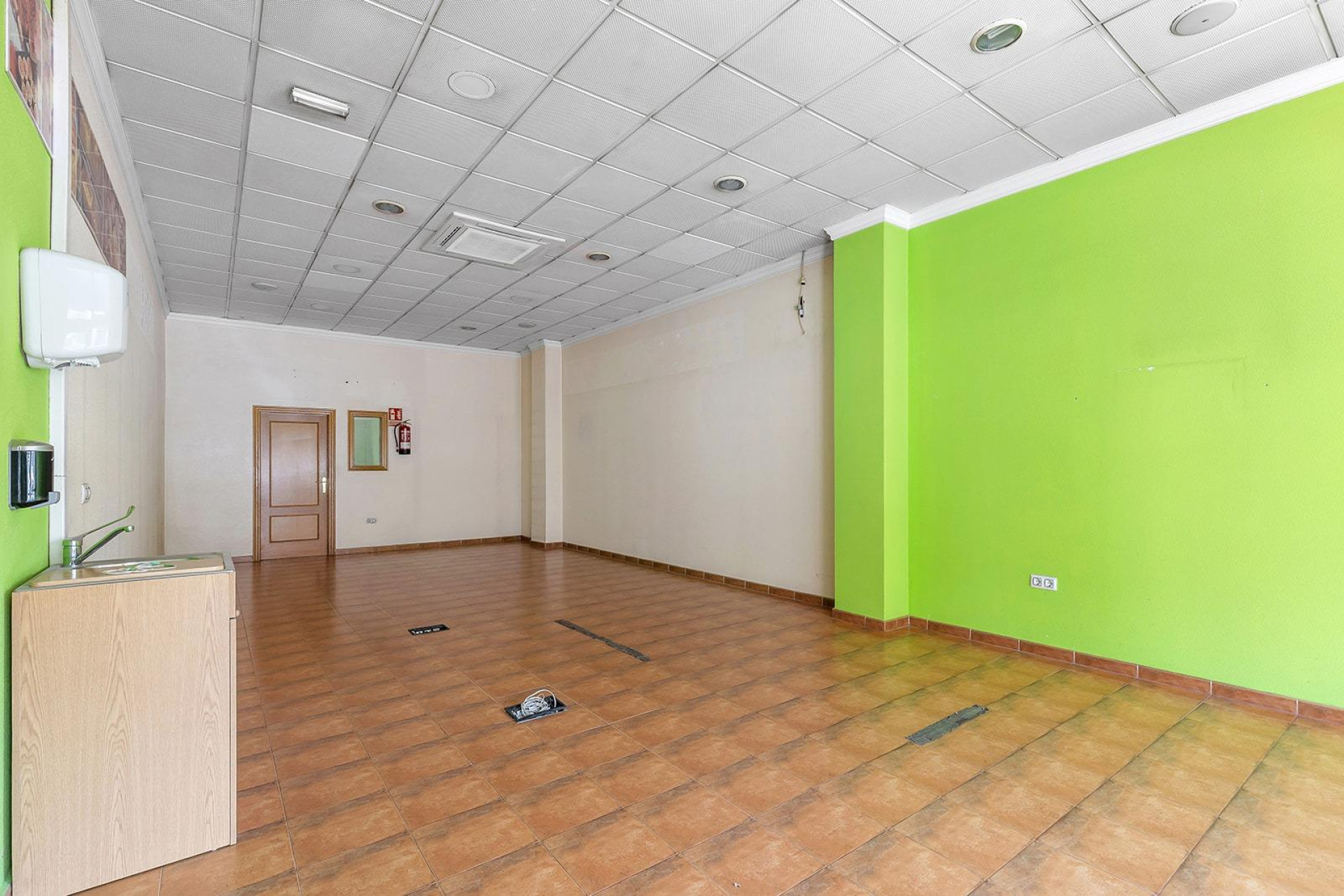 Herverkoop - Winkelruimte te koop - Torrevieja - Centro