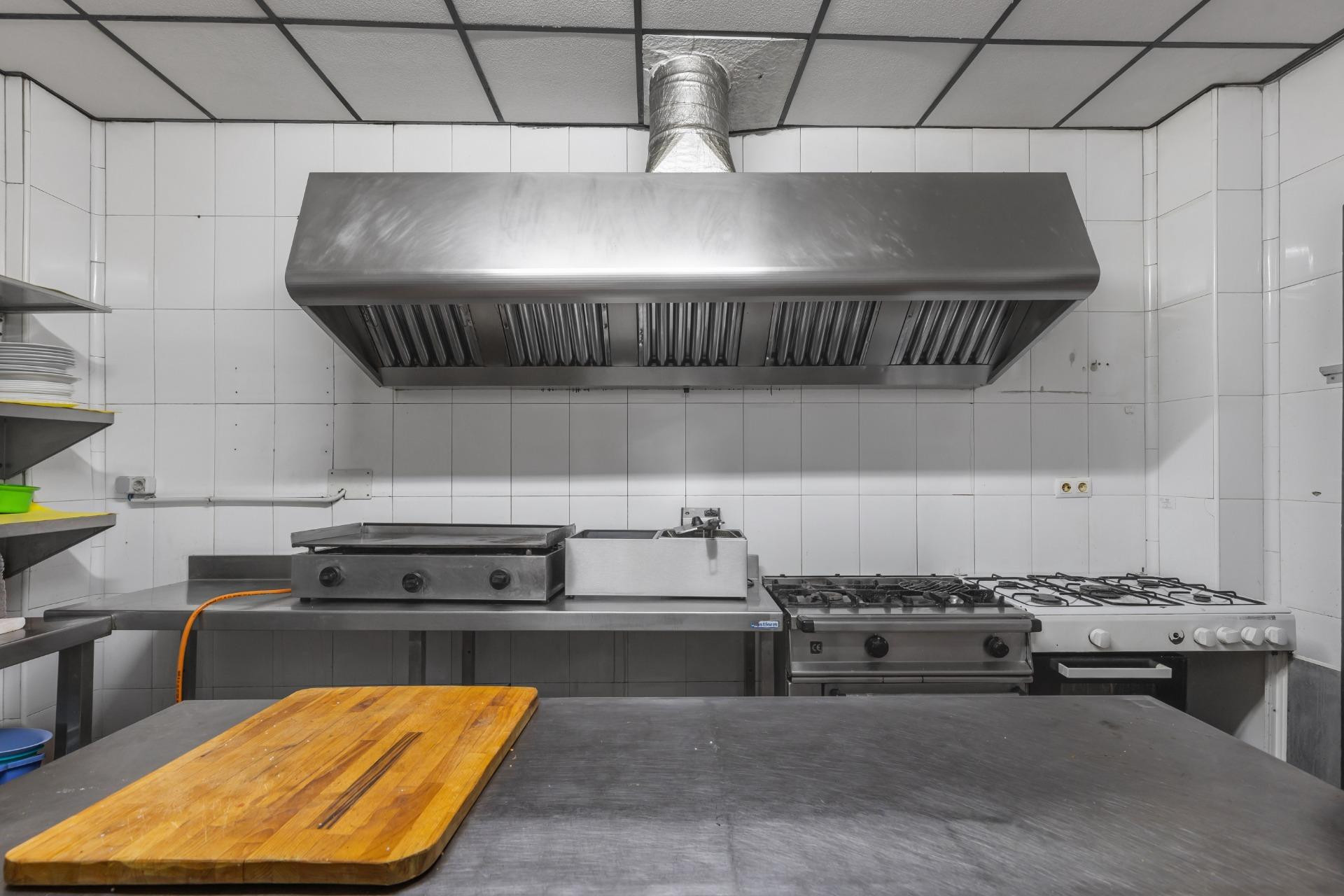 Herverkoop - Winkelruimte te koop - Torrevieja - Estacion de autobuses