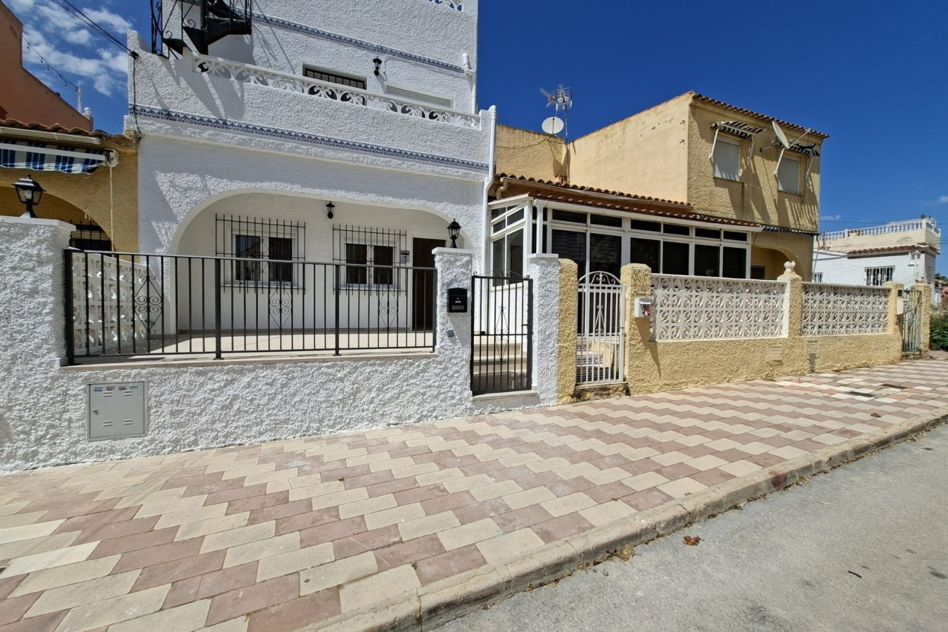 Herverkoop - Woning - La Marina - La Marina - Urbanization