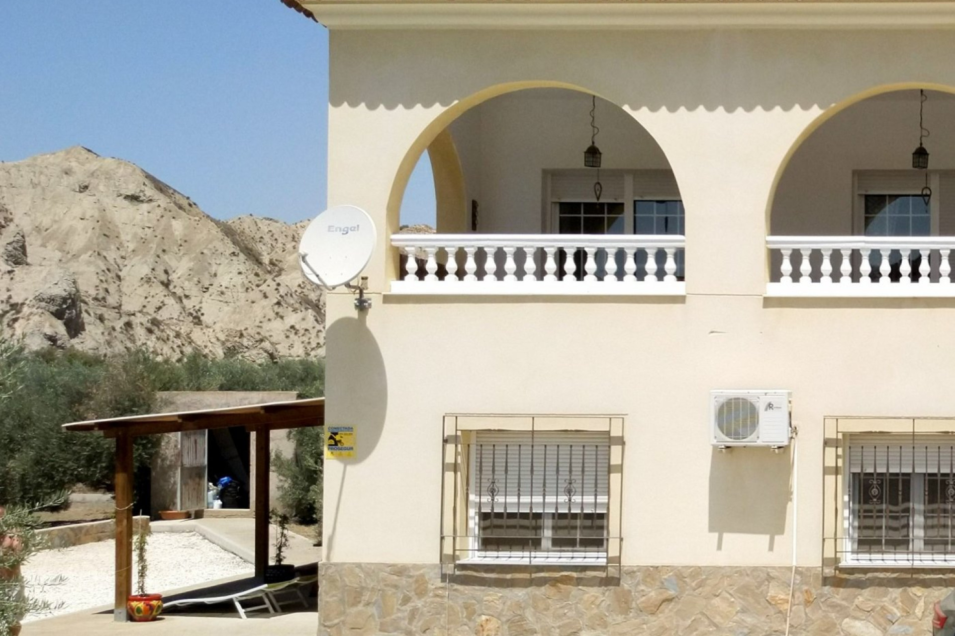 Herverkoop - Woning met terrein - Alsodux - ALMERIA