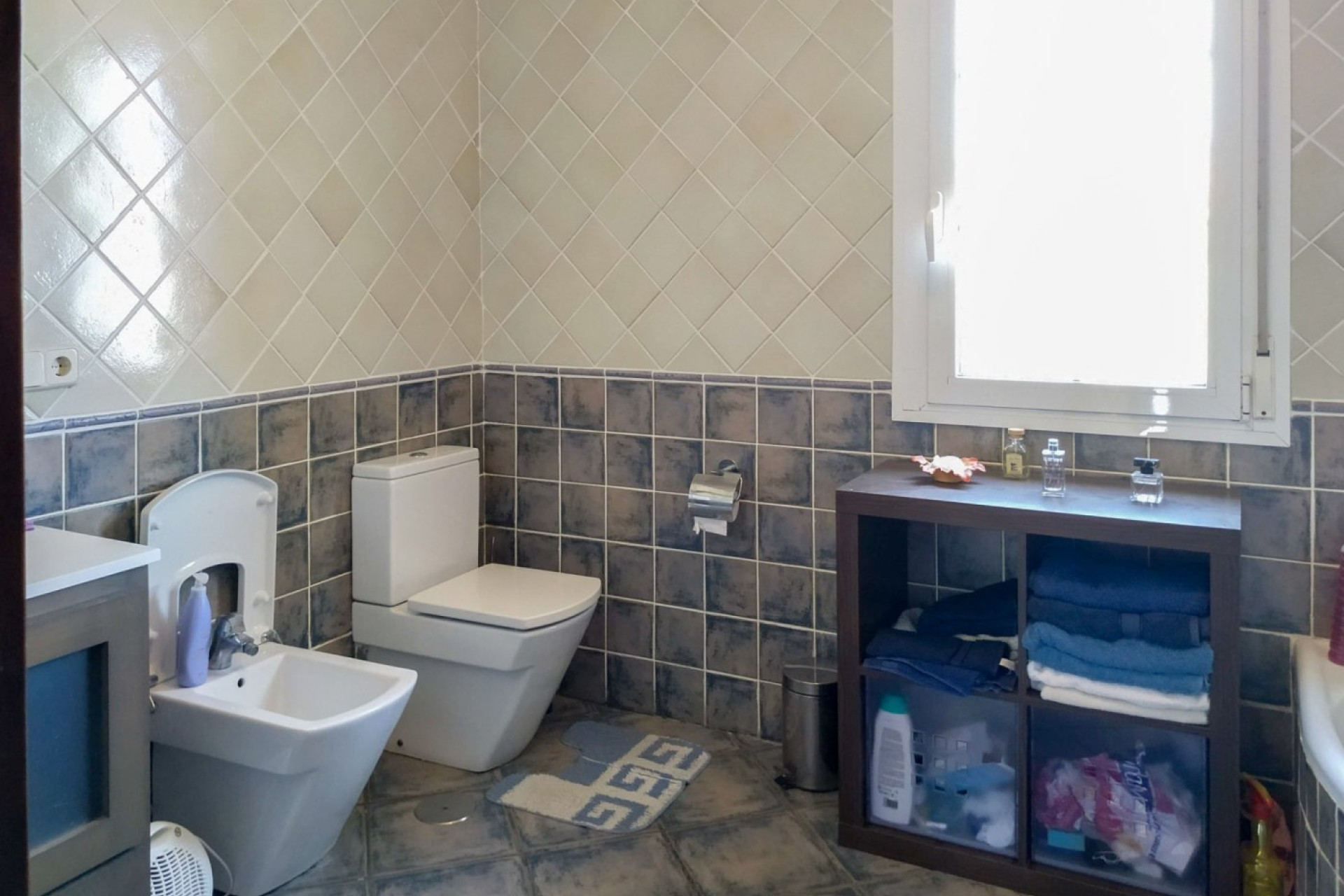 Herverkoop - Woning met terrein - Alsodux - ALMERIA