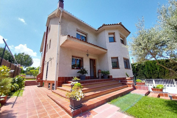 House - Resale - Pozuelo de Alarcon - Zona Pueblo