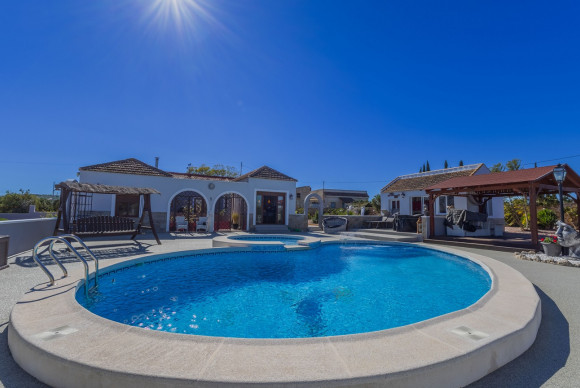 Landelijke woning - Herverkoop - Orihuela Costa - Orihuela