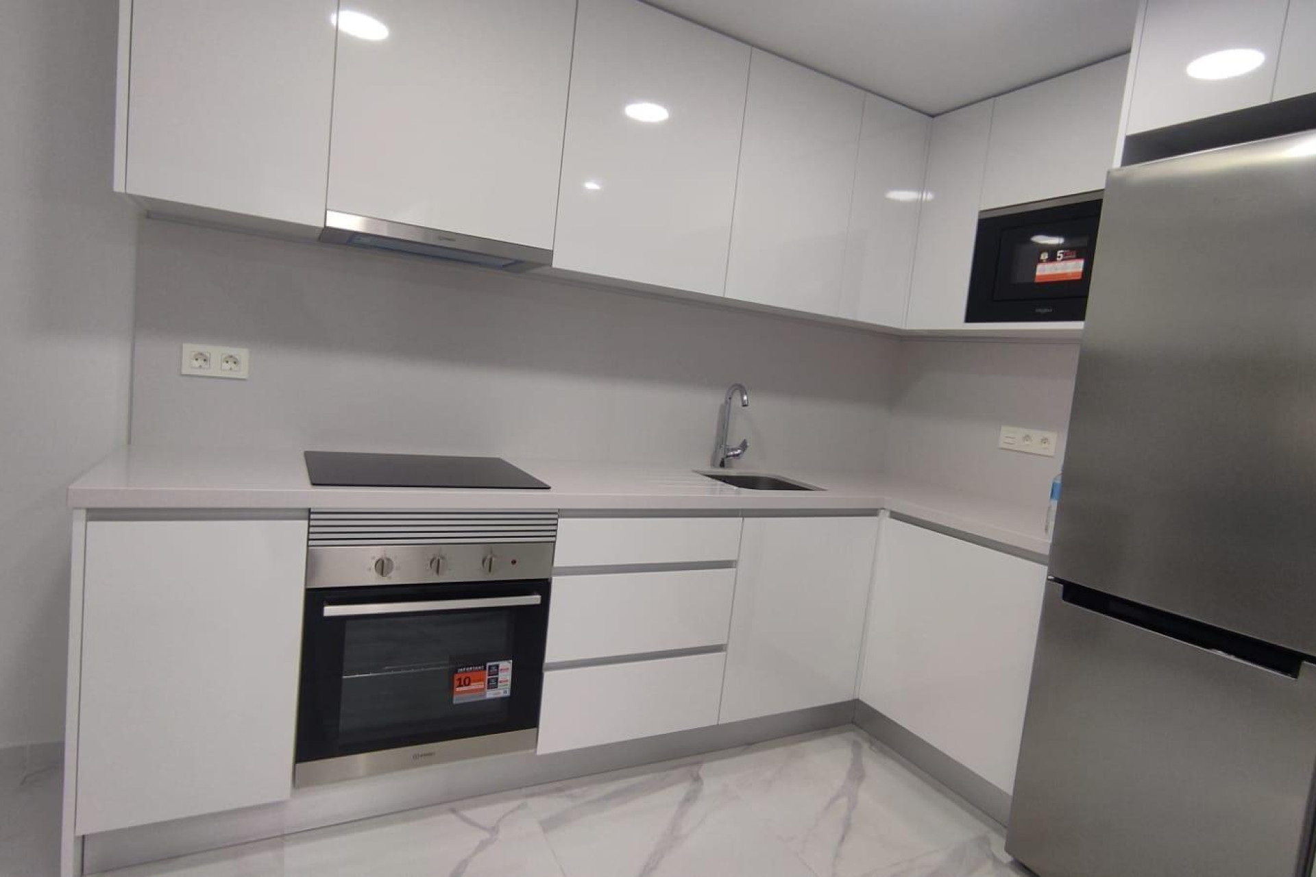 Lange Termijn Verhuur - Appartement  - Alicante - Centro Tradicional