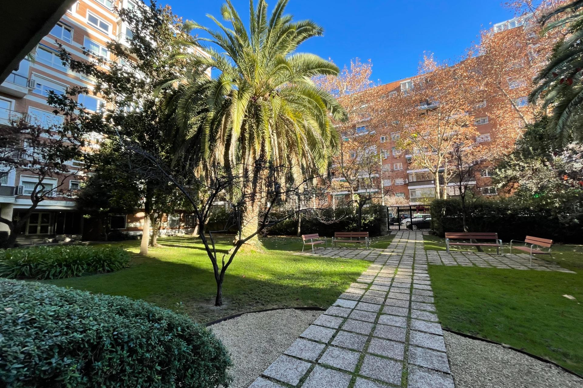 Lange Termijn Verhuur - Appartement  - Madrid - Vallehermoso