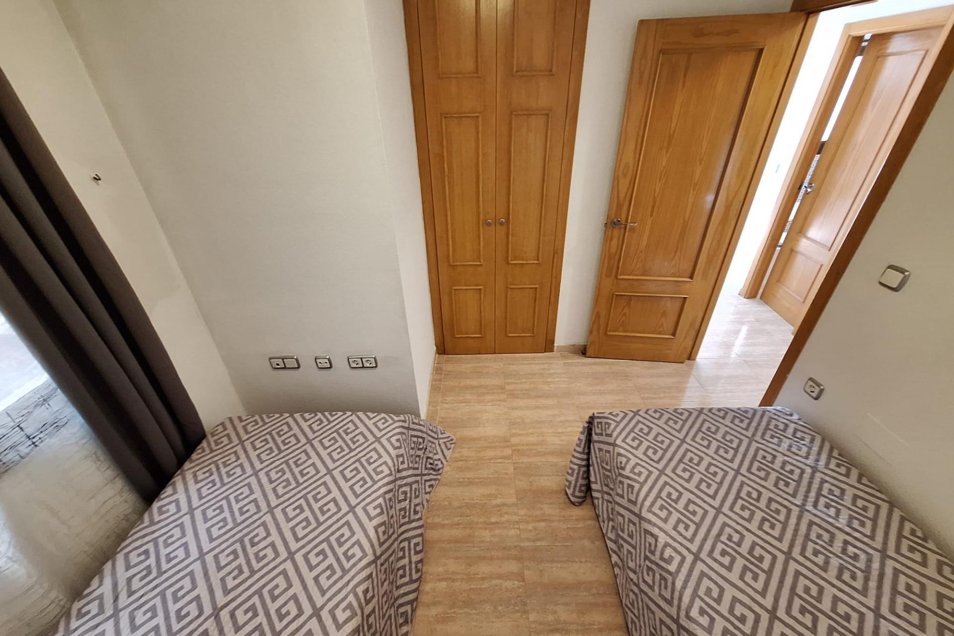 Lange Termijn Verhuur - Appartement  - Torrevieja - Playa de los Locos