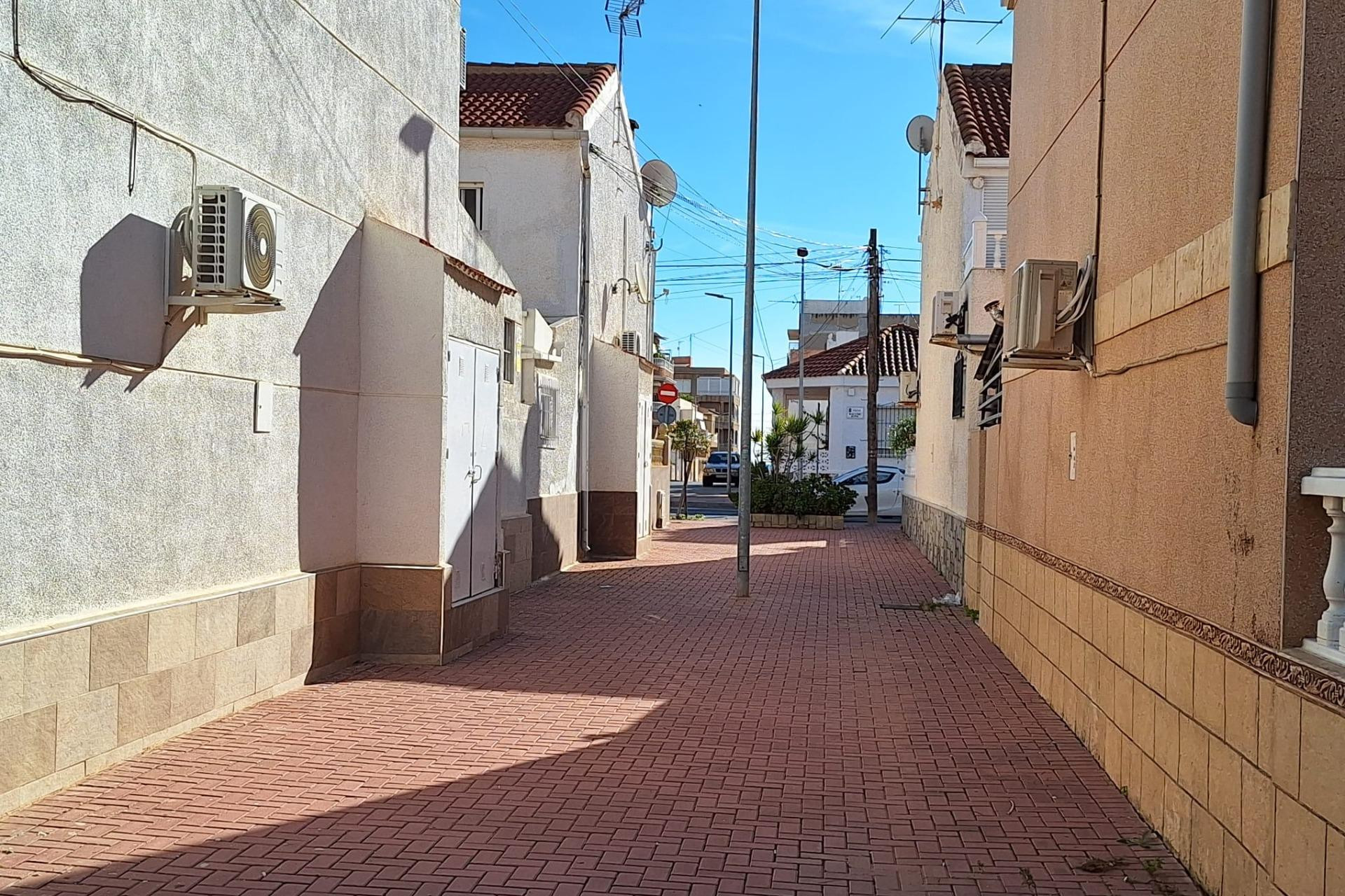 Lange Termijn Verhuur - Appartement - Torrevieja - Playa de los Naufragos