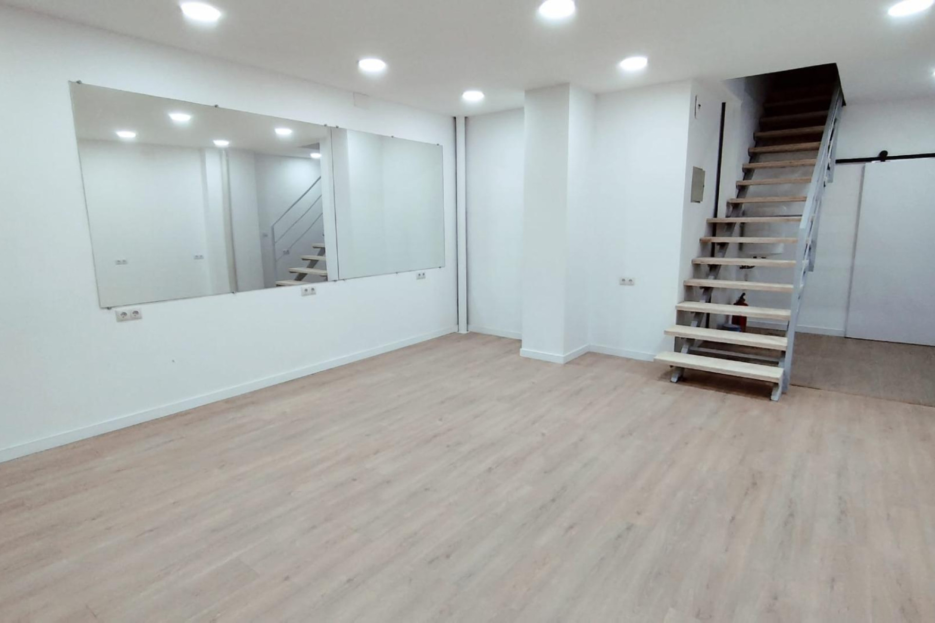 Location à long terme - Commercial Unit - Alicante - La Florida