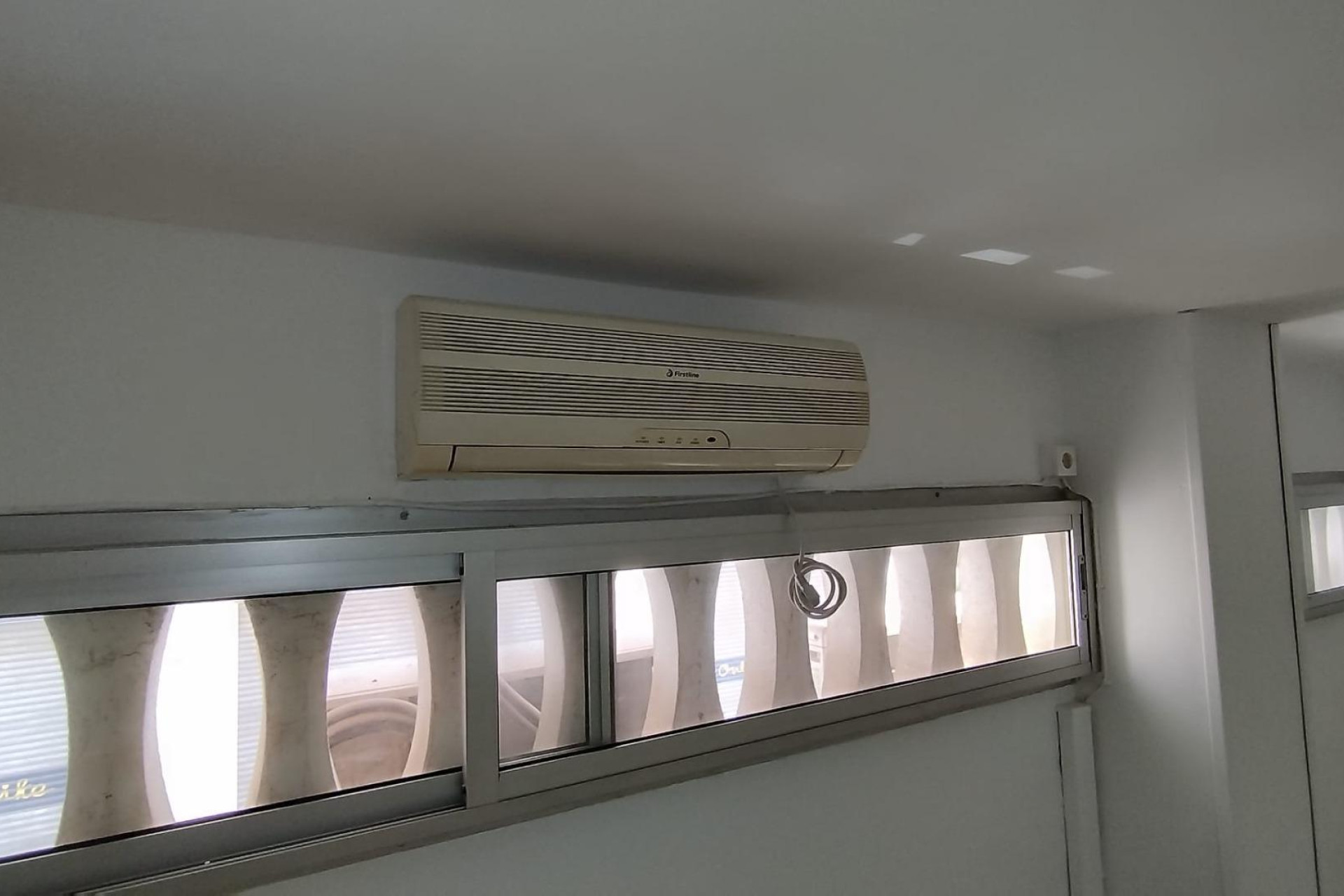 Long Term Rental - Commercial Unit - Alicante - La Florida