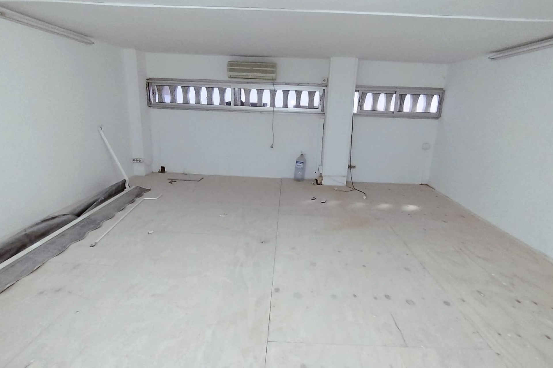Long Term Rental - Commercial Unit - Alicante - La Florida
