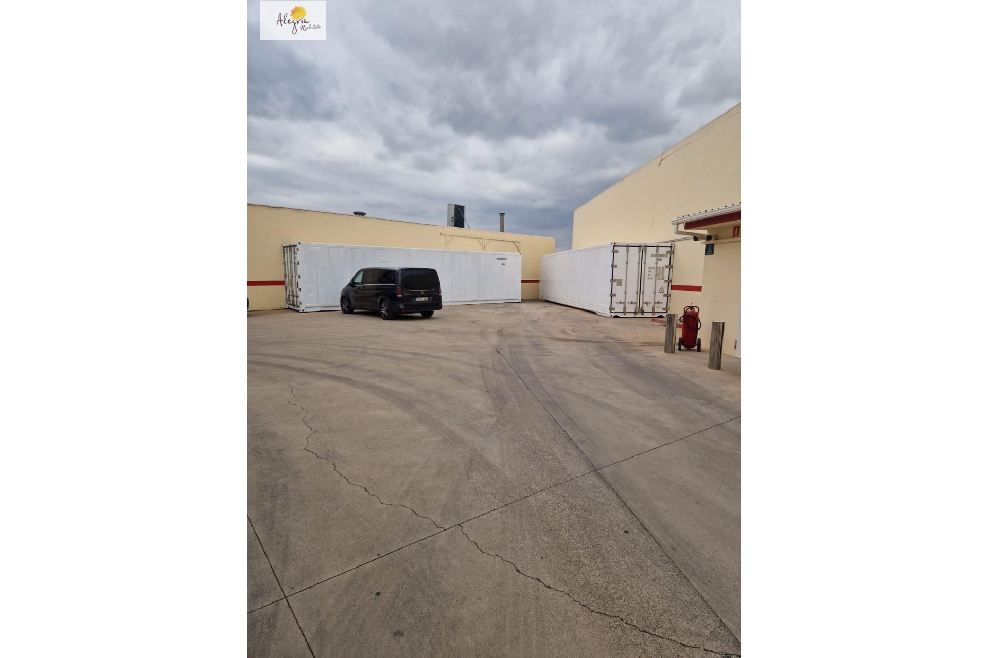 Long Term Rental - Nave industrial - La Pobla de Vallbona - Núcleo Urbano