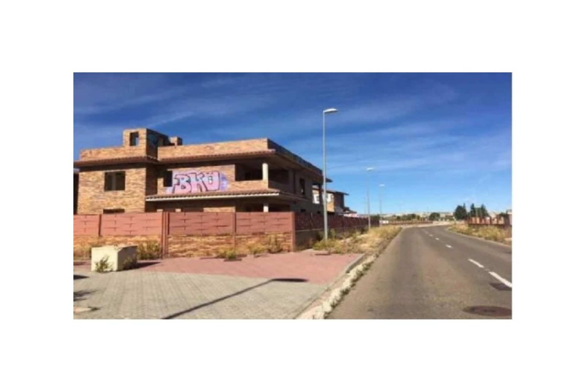 New Build - Building - Pinseque