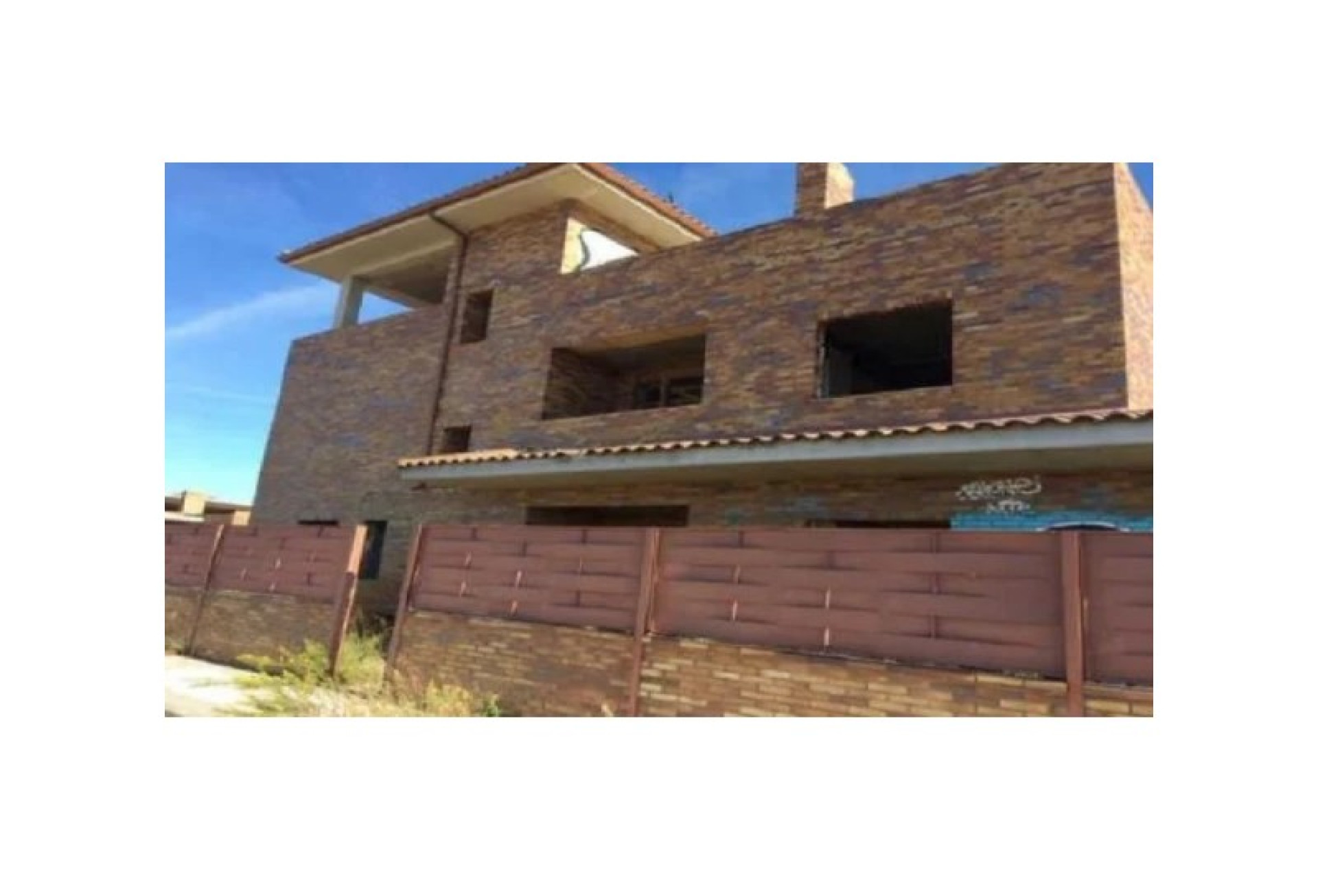 New Build - Building - Pinseque