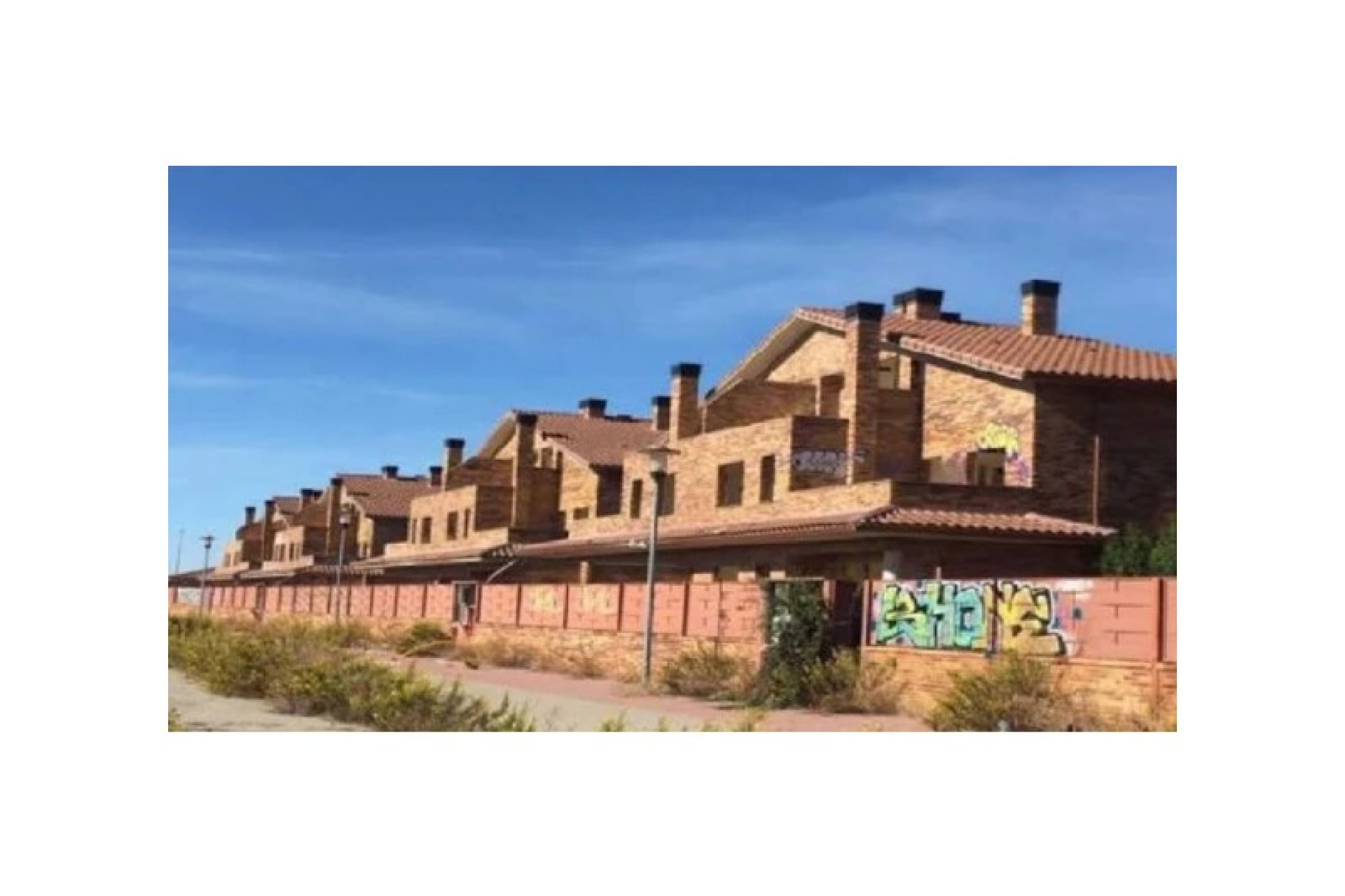 New Build - Building - Pinseque