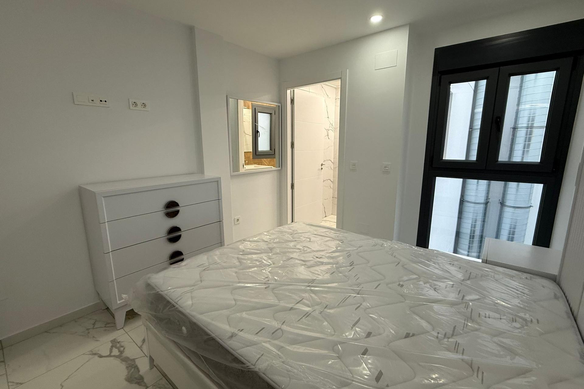 Obra nueva - Apartamento / piso - Torrevieja - Estacion de autobuses