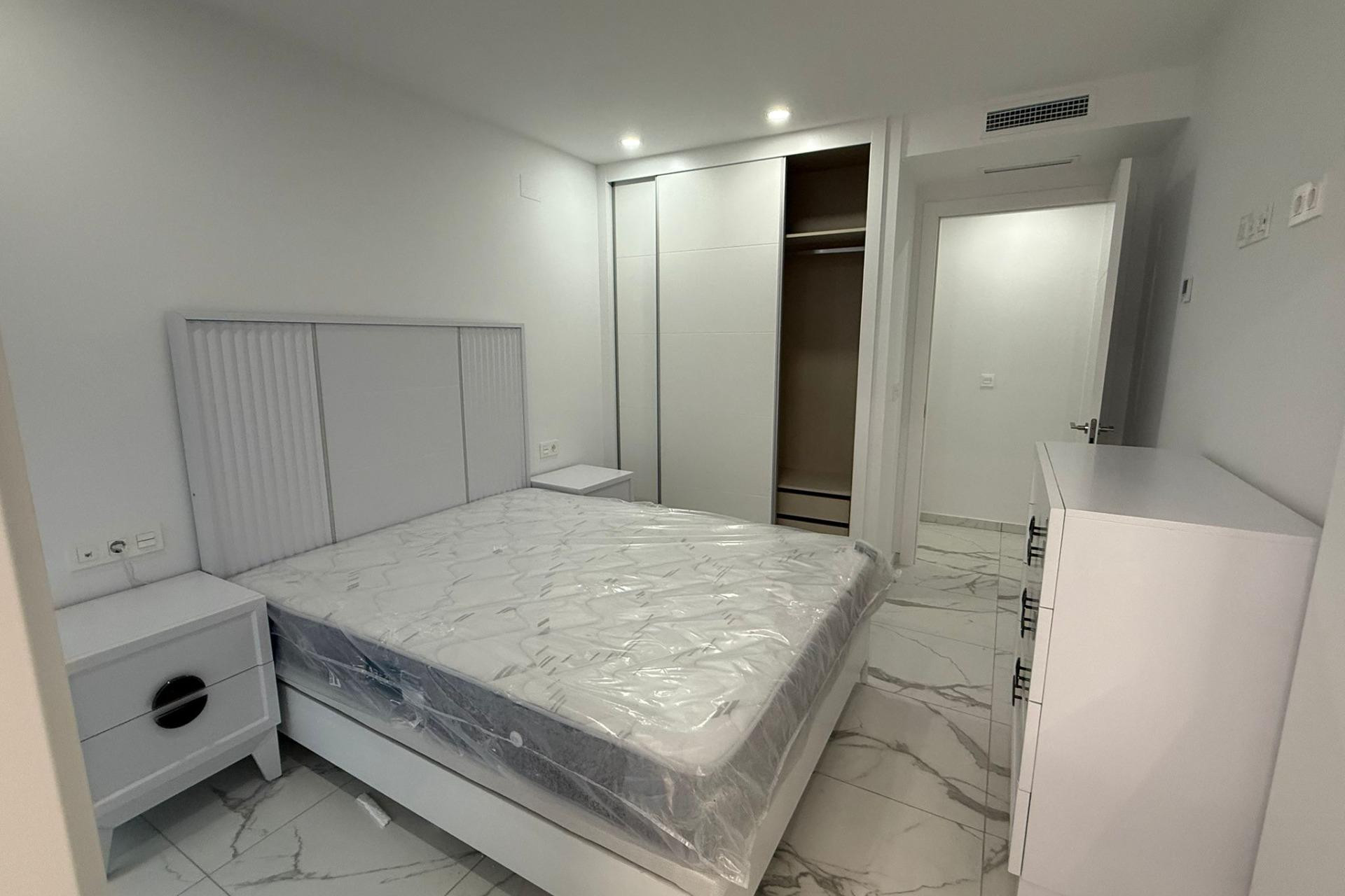 Obra nueva - Apartamento / piso - Torrevieja - Estacion de autobuses