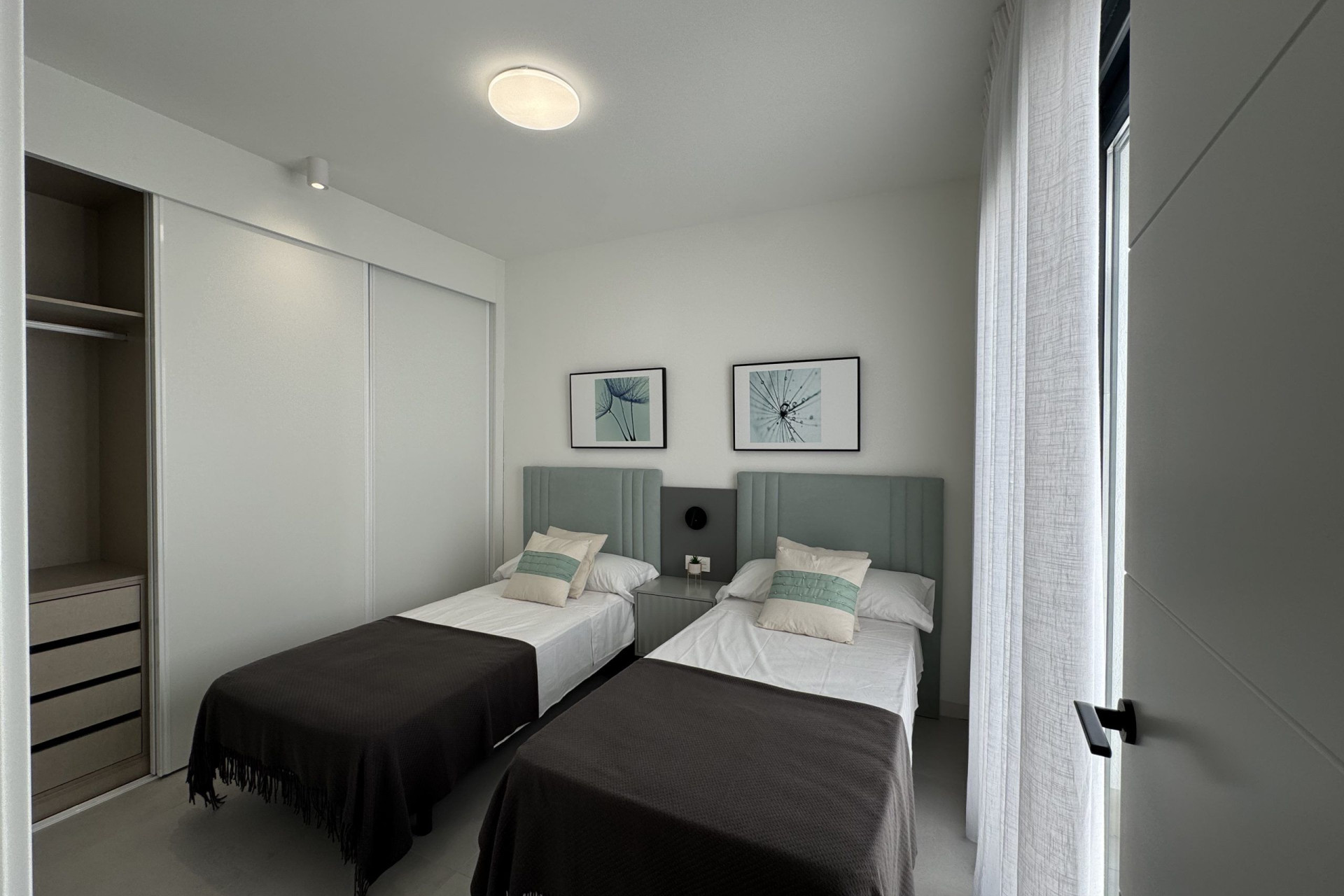 Obra nueva - Villa - Roldan