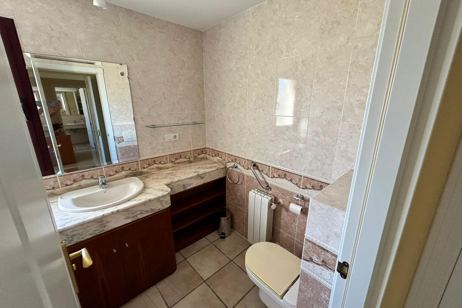 Resale - Apartment  - Alfaz del Pi - Albir