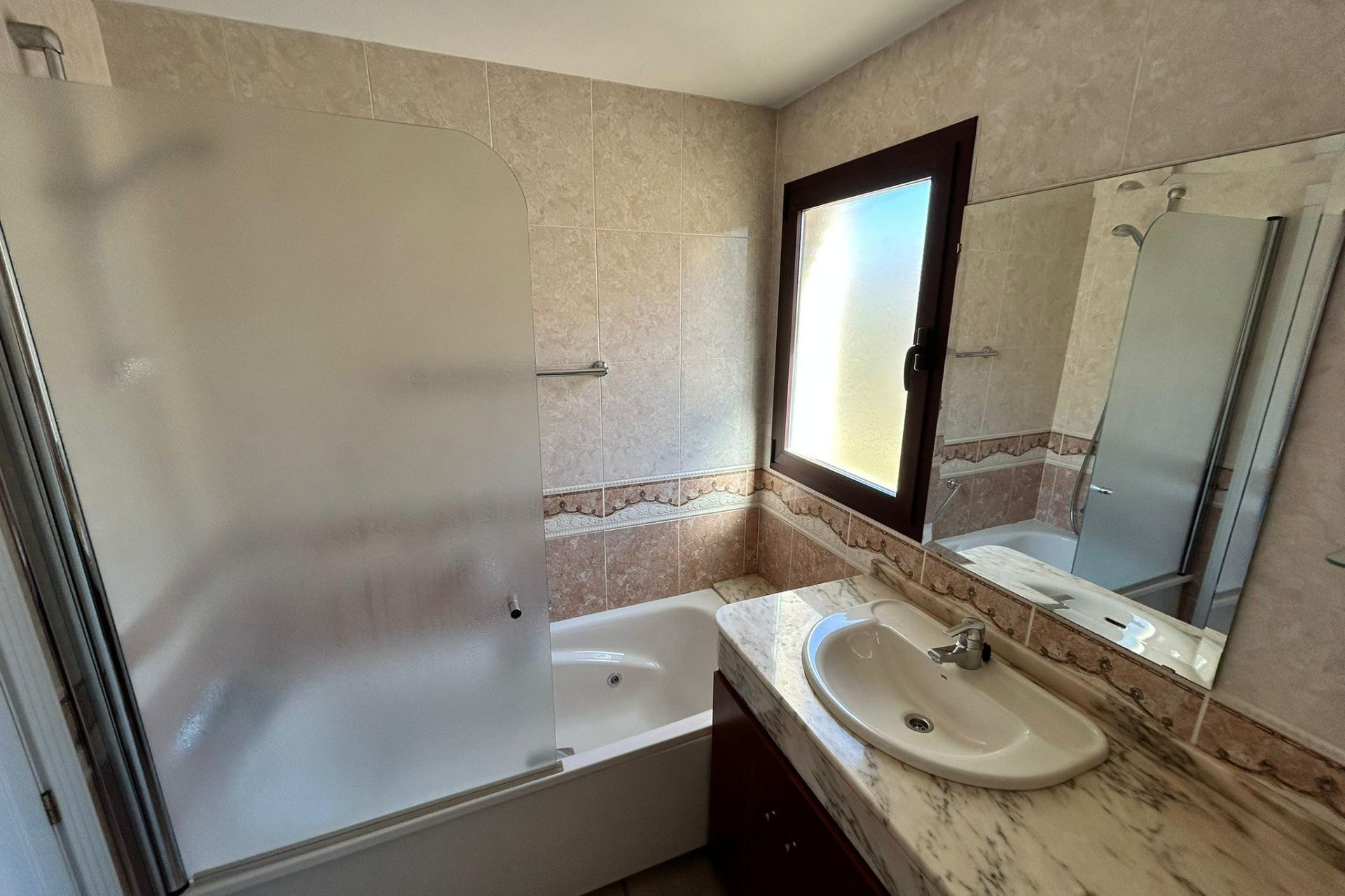 Resale - Apartment  - Alfaz del Pi - Albir