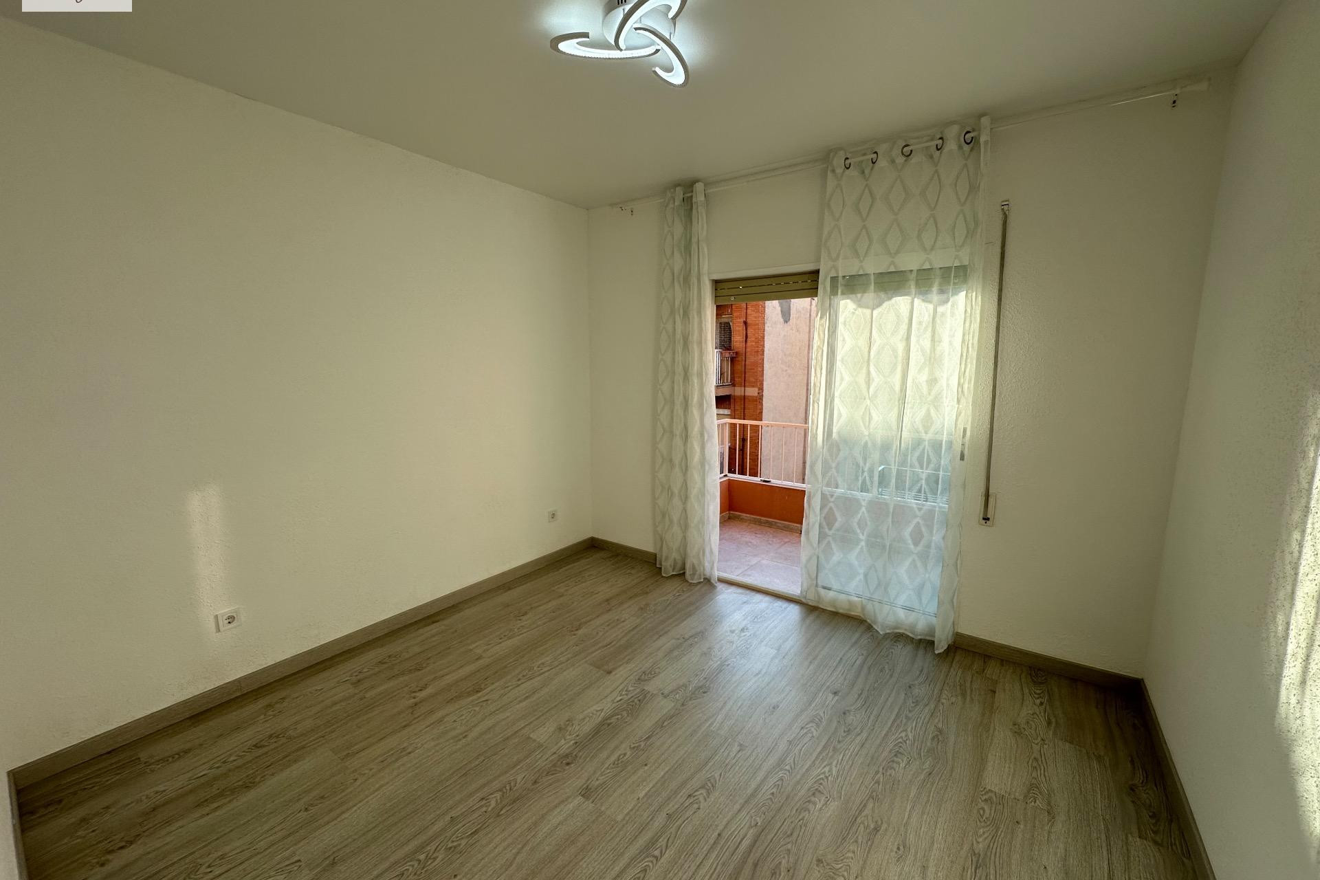 Resale - Apartment  - Alicante - Campoamor