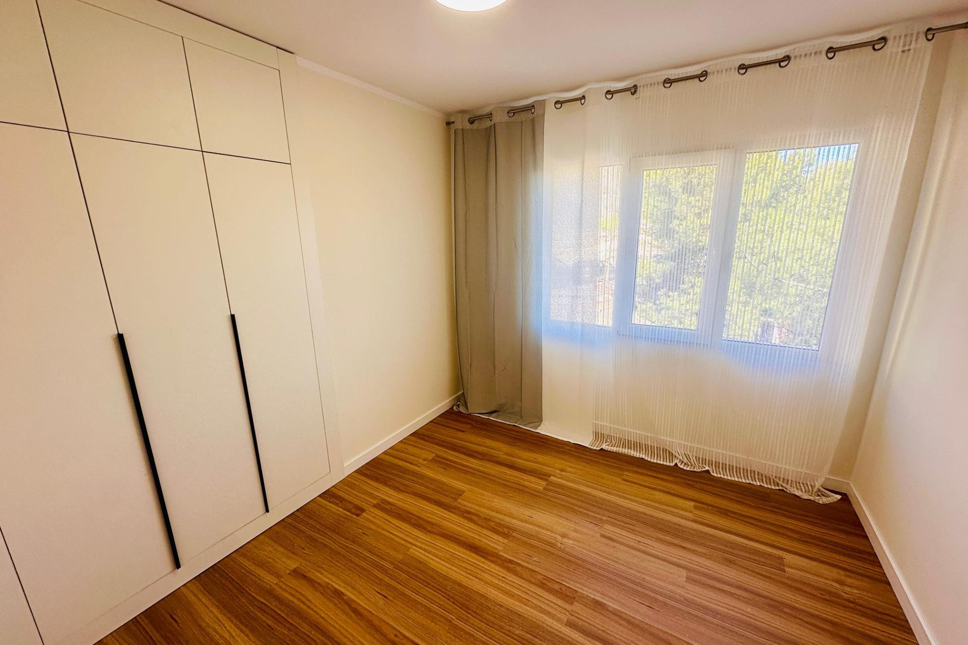 Resale - Apartment  - Alicante - Campoamor