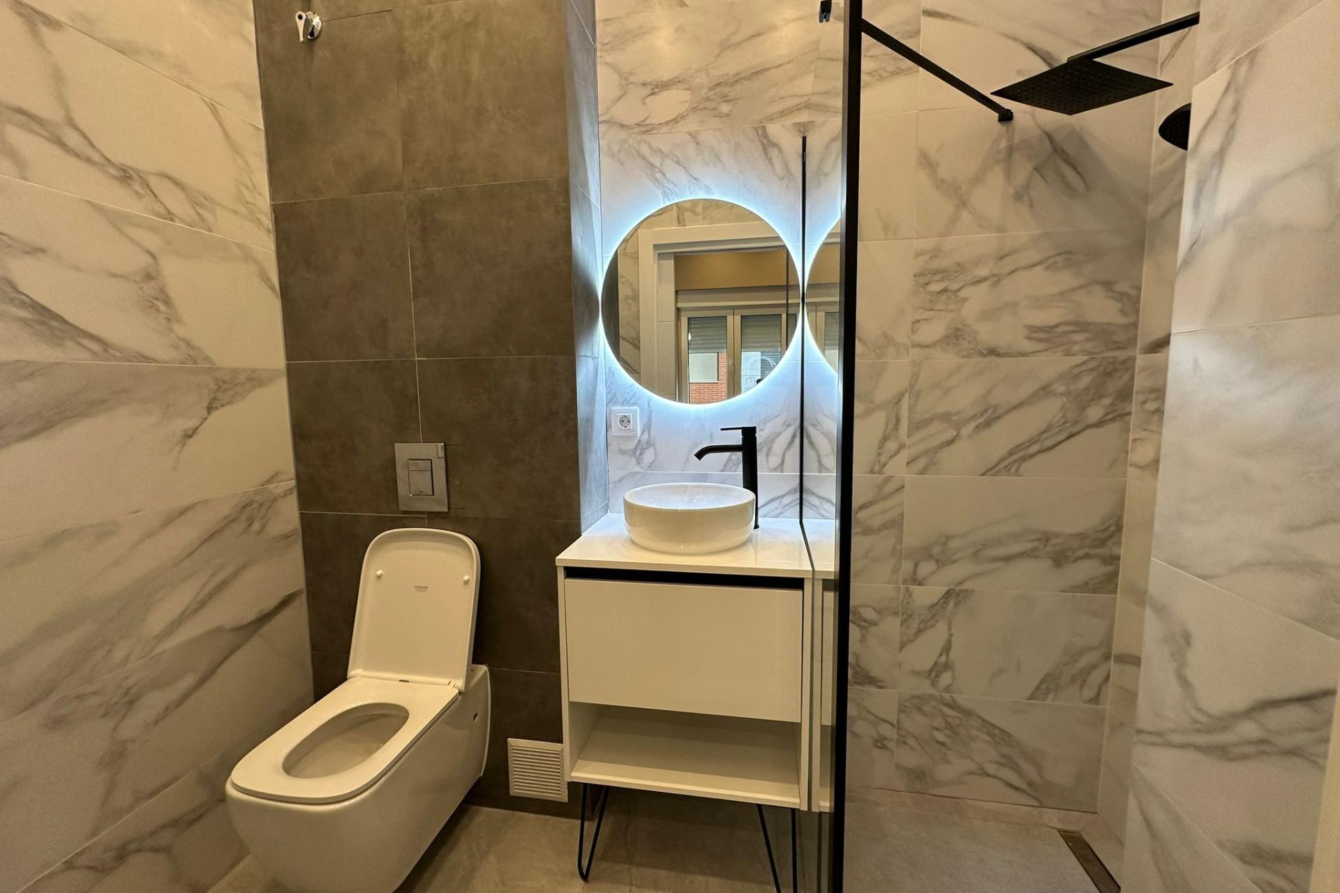 Resale - Apartment  - Alicante - Carolinas Altas