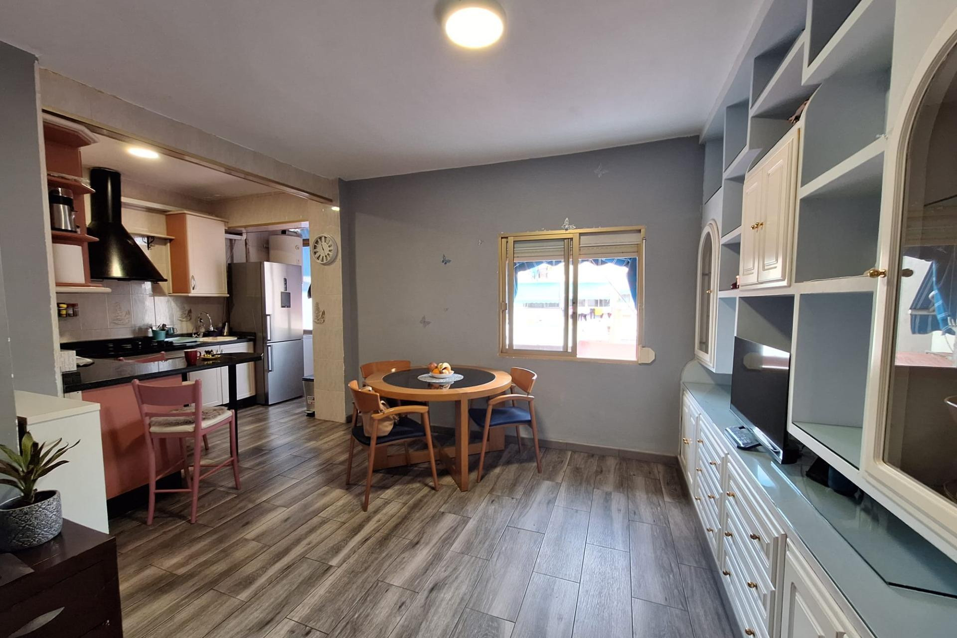 Resale - Apartment  - Alicante - Carolinas Altas