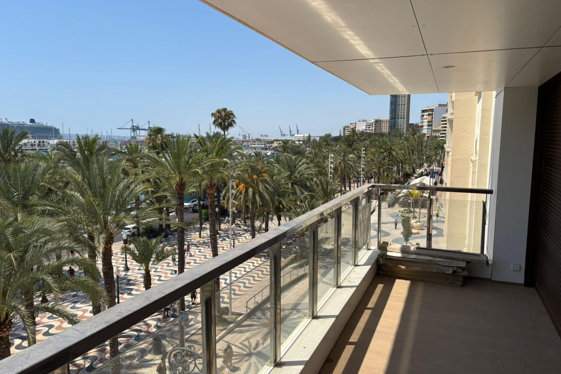 Resale - Apartment  - Alicante - Casco Histórico-Santa Cruz