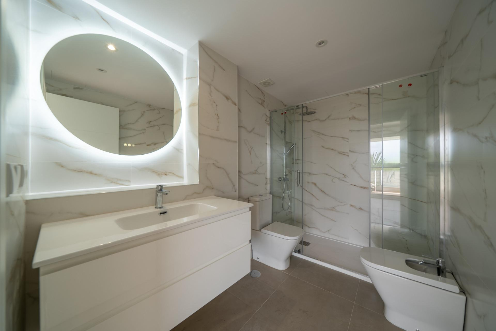 Resale - Apartment  - Alicante - Casco Histórico-Santa Cruz