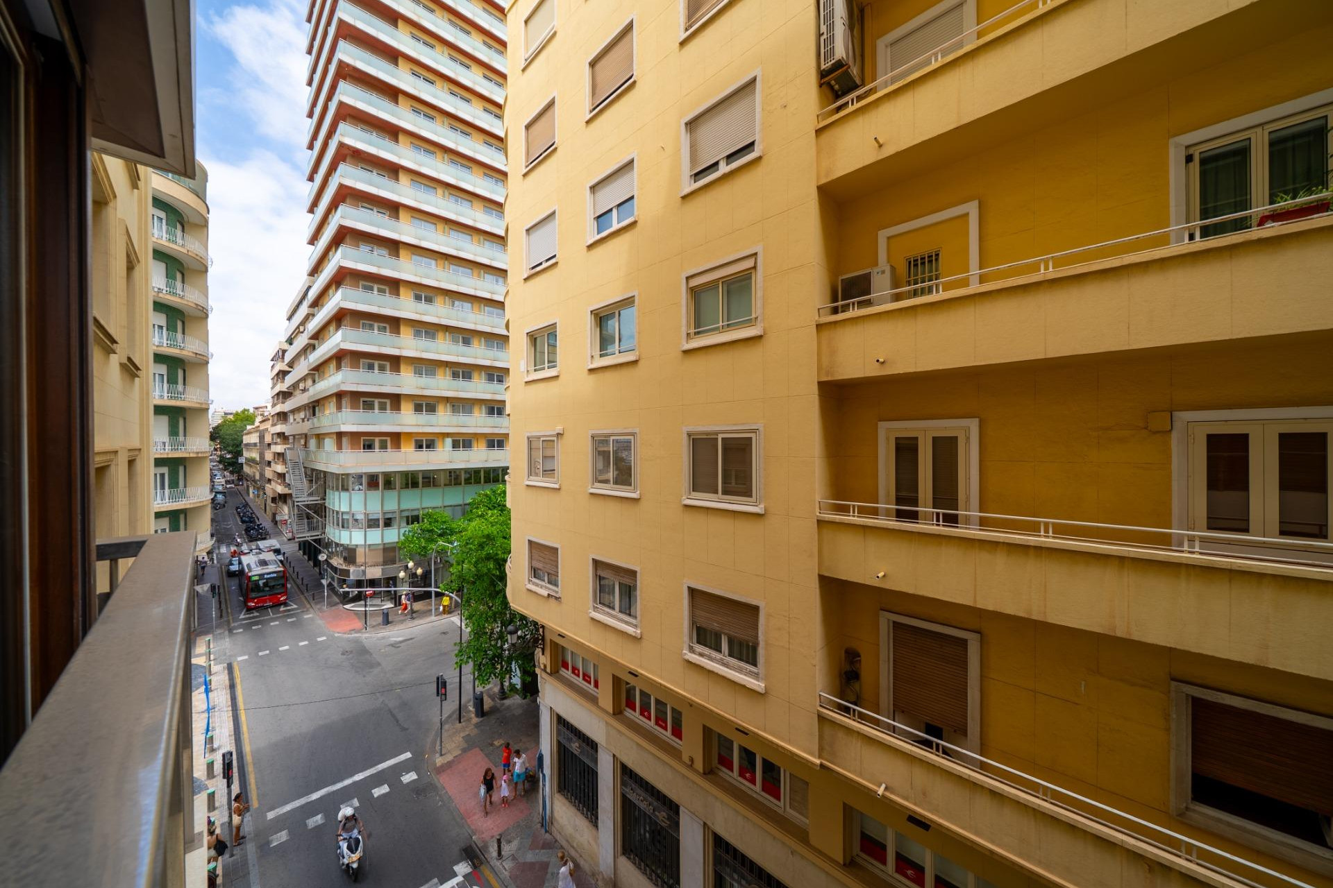 Resale - Apartment  - Alicante - Casco Histórico-Santa Cruz