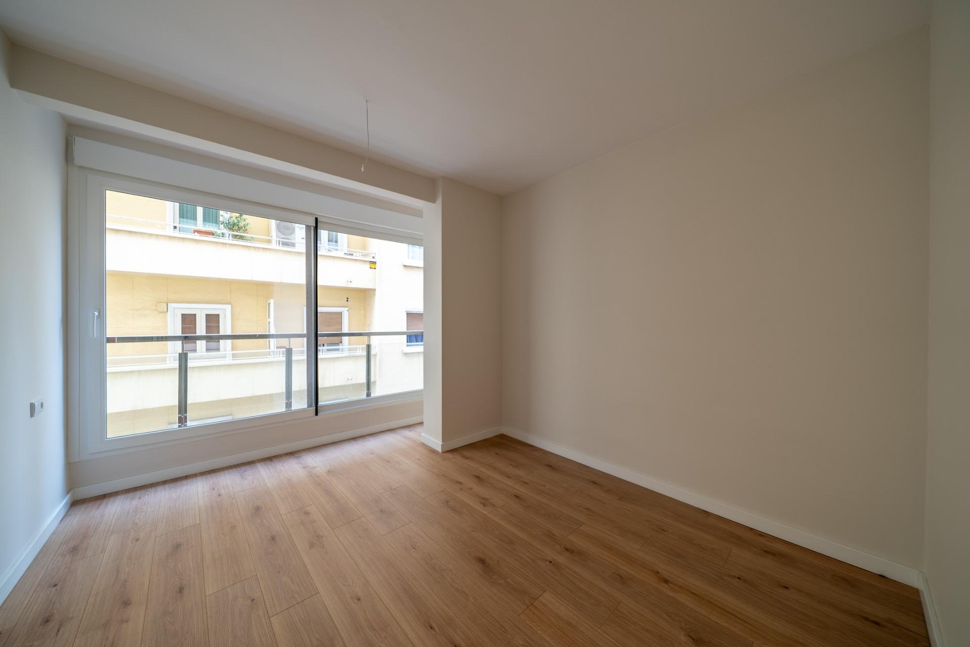 Resale - Apartment  - Alicante - Casco Histórico-Santa Cruz