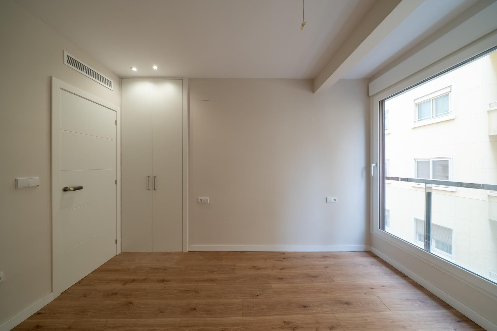 Resale - Apartment  - Alicante - Casco Histórico-Santa Cruz