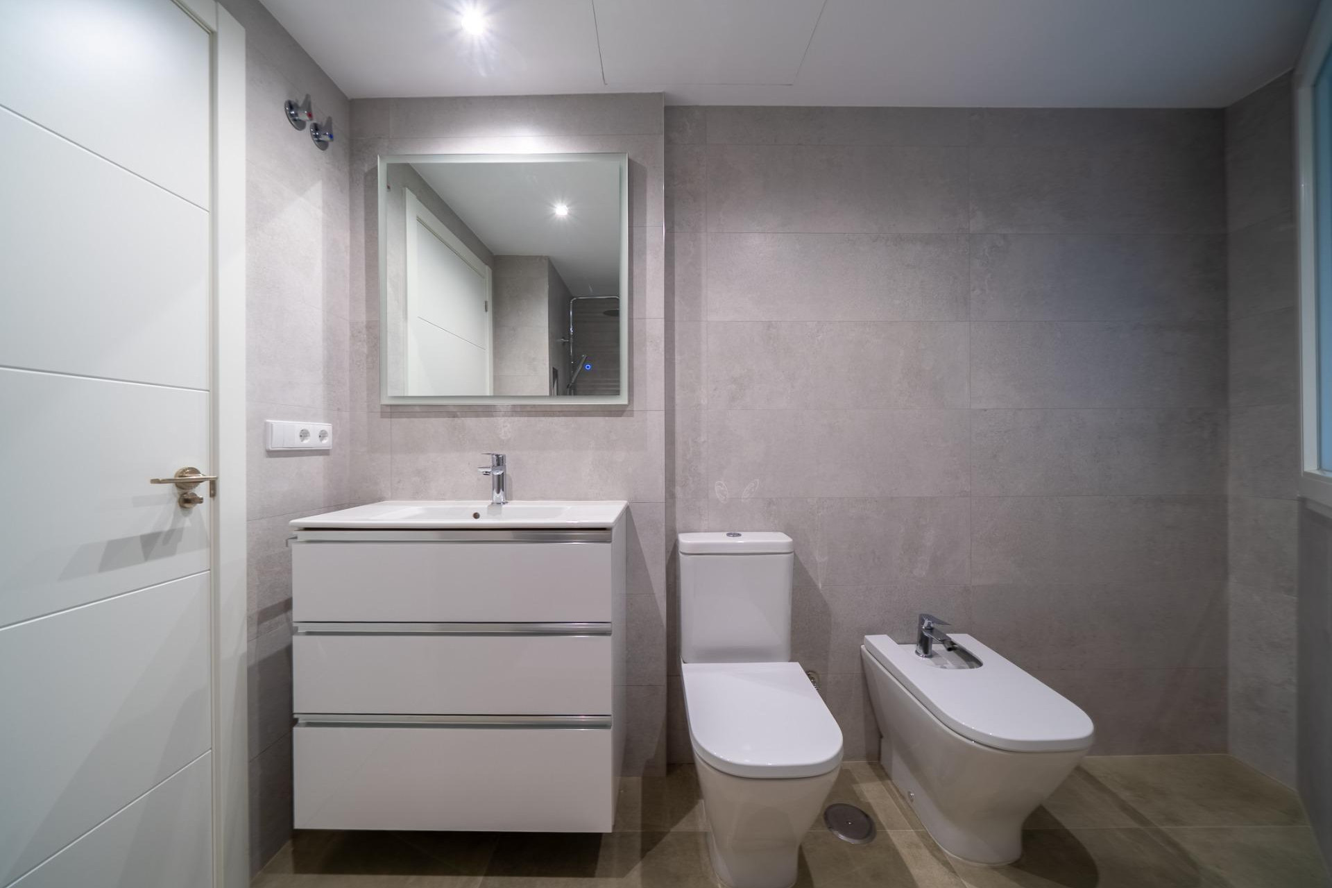 Resale - Apartment  - Alicante - Casco Histórico-Santa Cruz