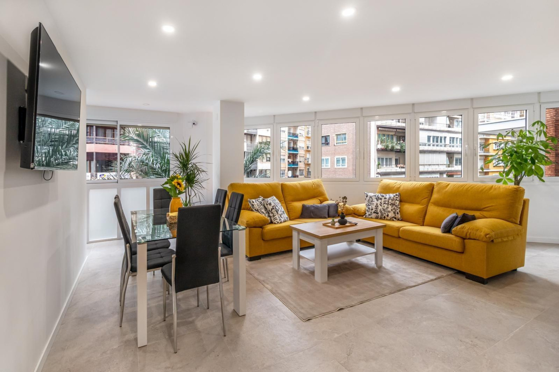 Resale - Apartment  - Alicante - Centro Tradicional