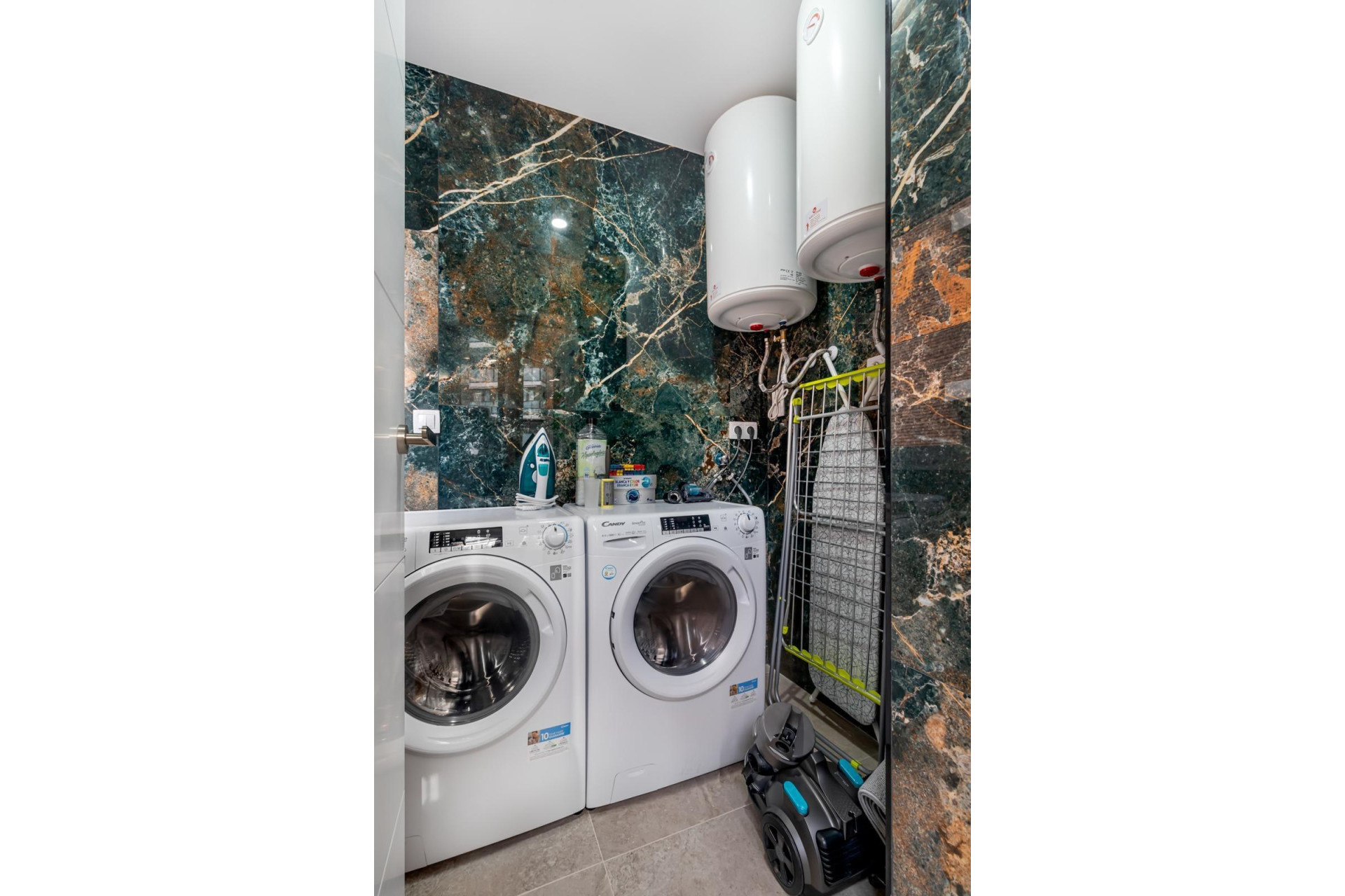 Resale - Apartment  - Alicante - Centro Tradicional