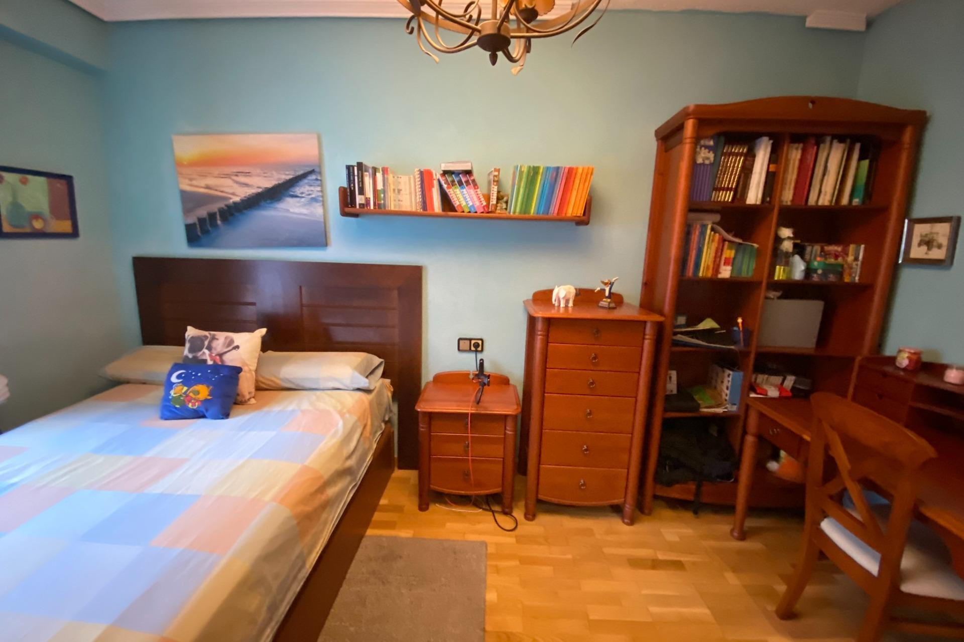 Resale - Apartment  - Alicante - Centro Tradicional