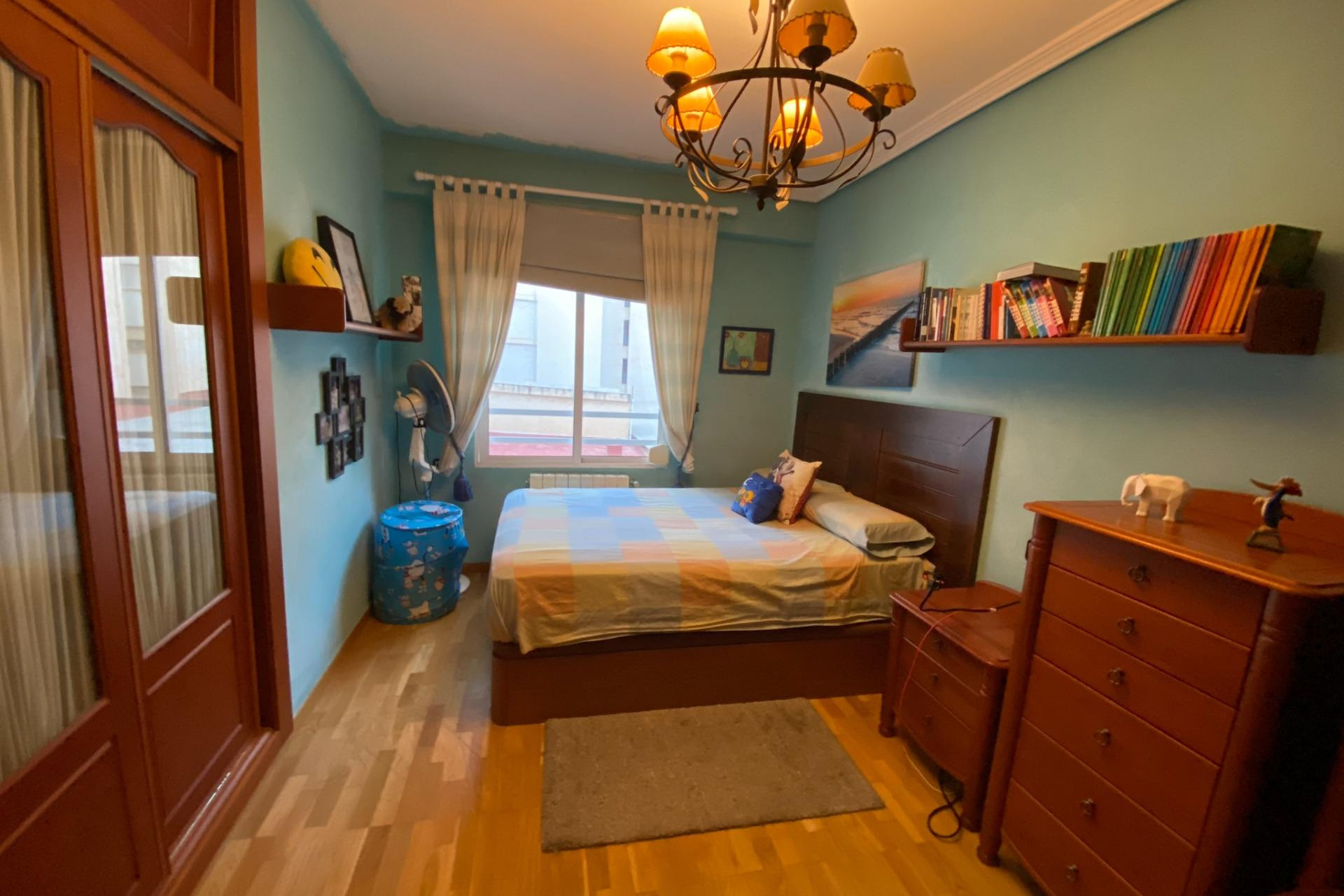 Resale - Apartment  - Alicante - Centro Tradicional