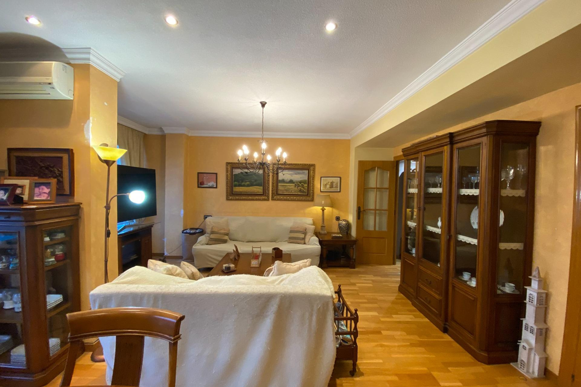 Resale - Apartment  - Alicante - Centro Tradicional