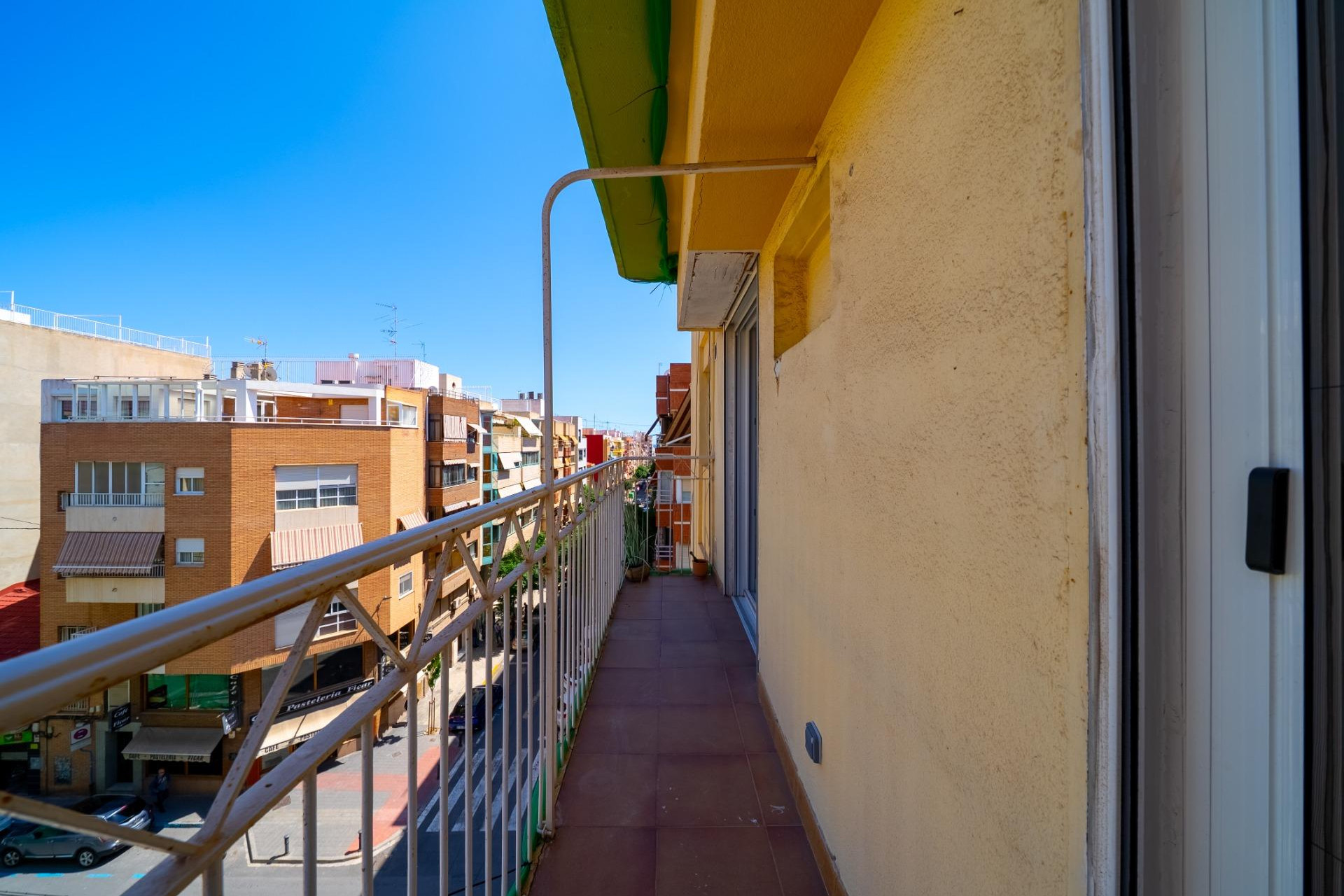 Resale - Apartment  - Alicante - Centro