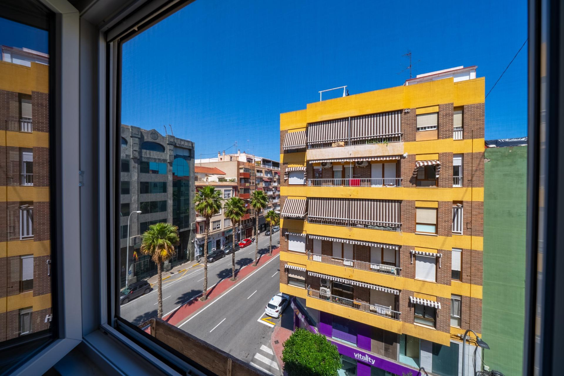 Resale - Apartment  - Alicante - Centro