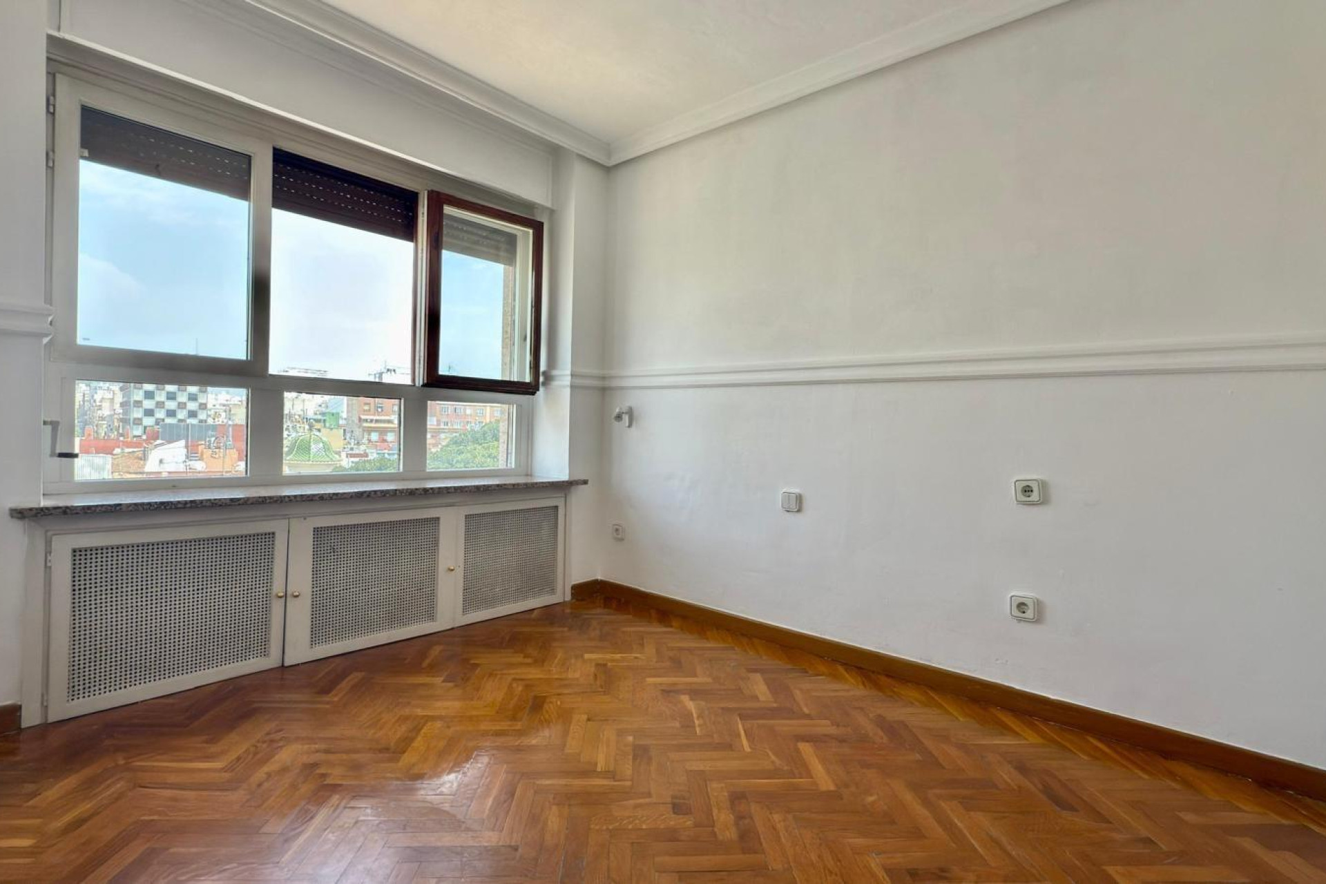 Resale - Apartment  - Alicante - Centro