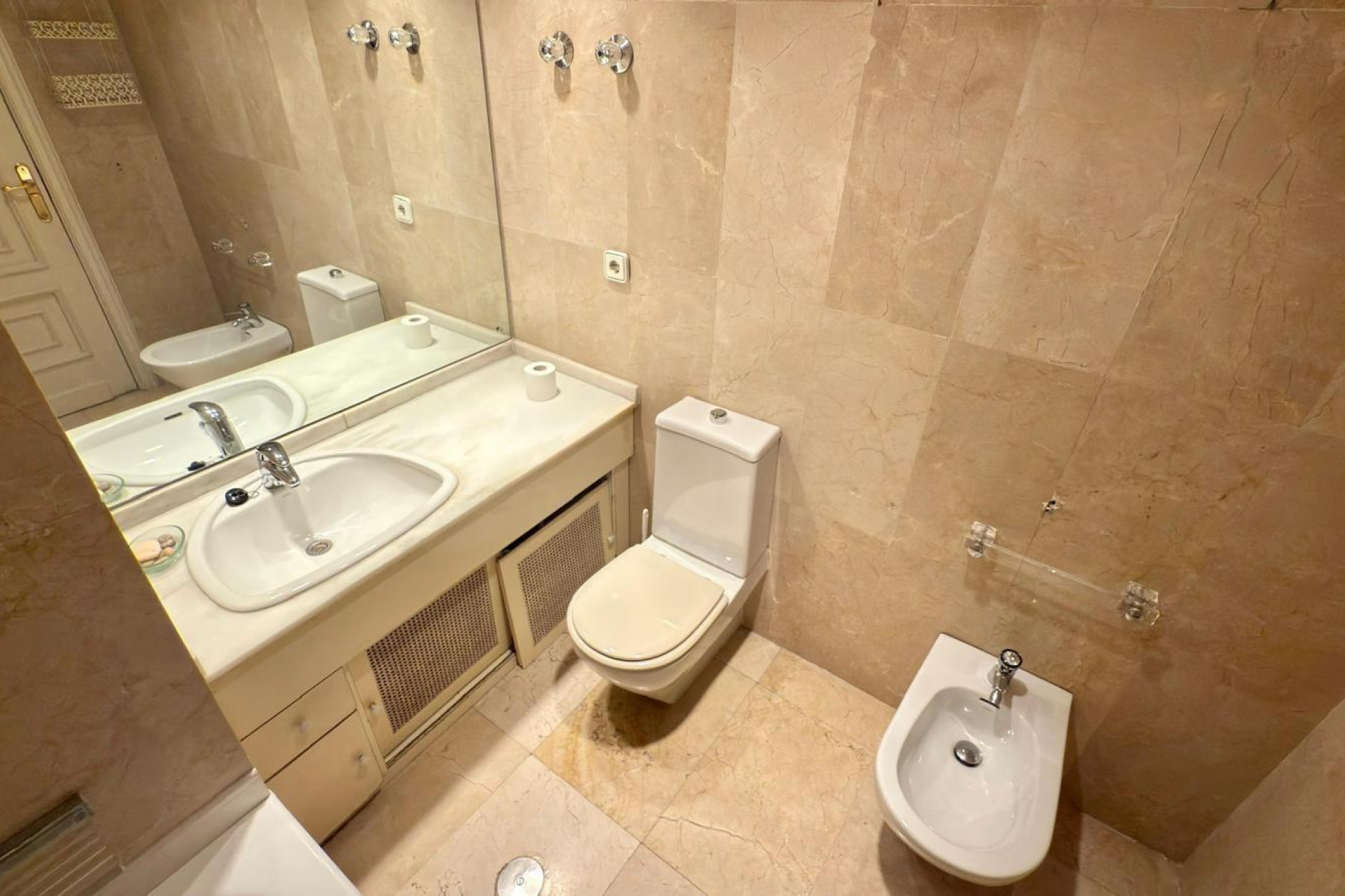 Resale - Apartment  - Alicante - Centro